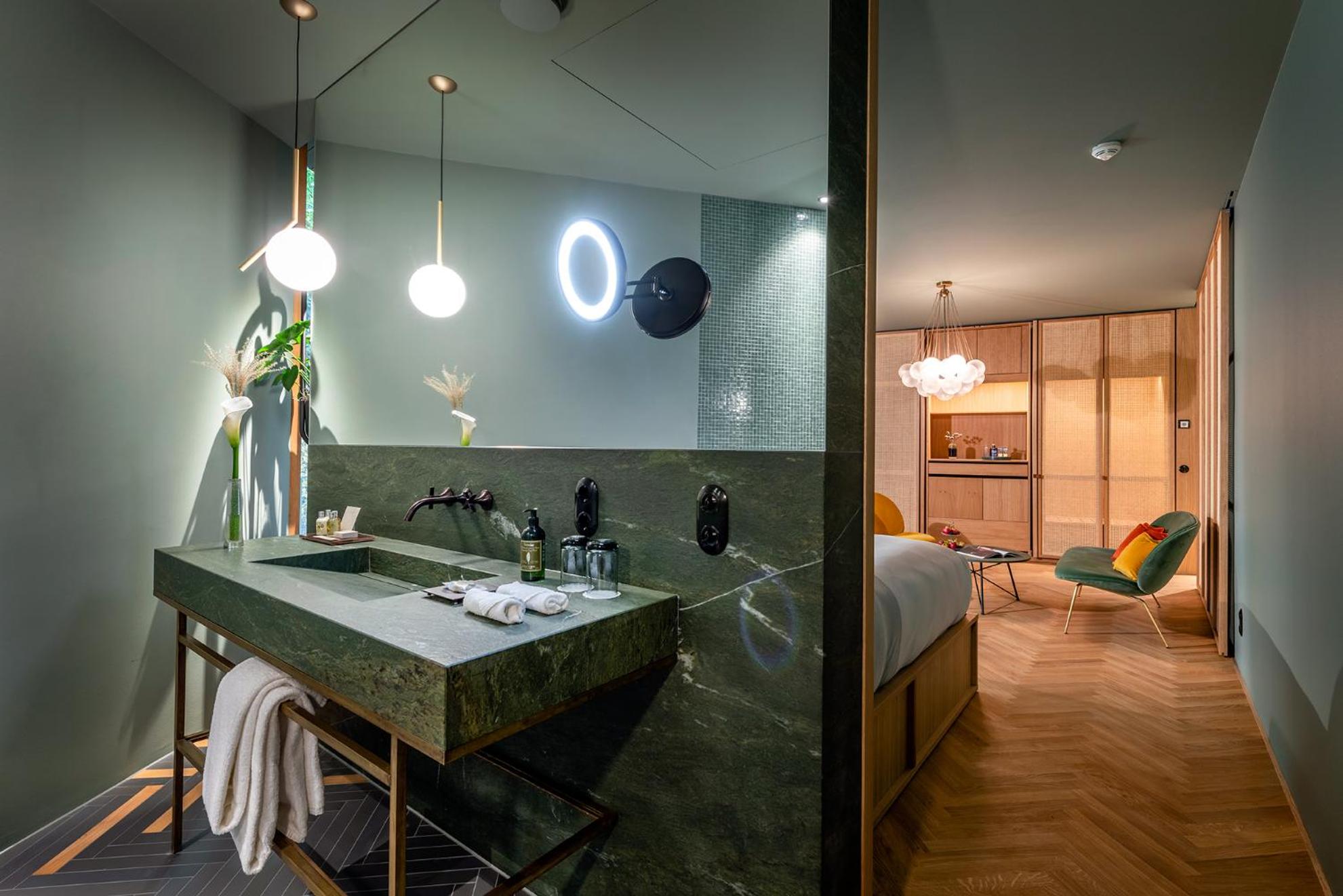 Suite mit Terrasse im Nebengebäude