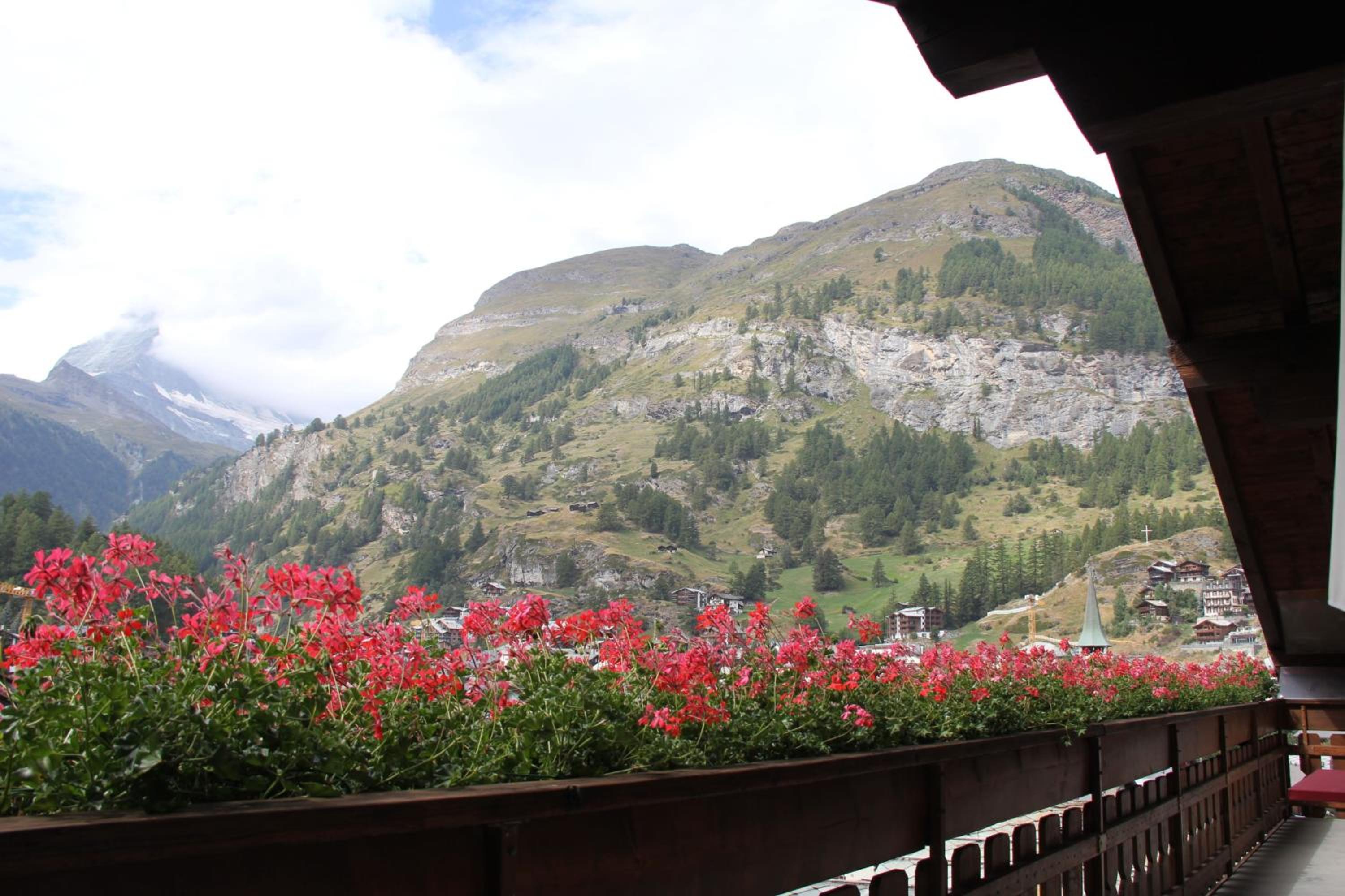 Penthouse Apartment with 3 bedrooms with Matterhorn View