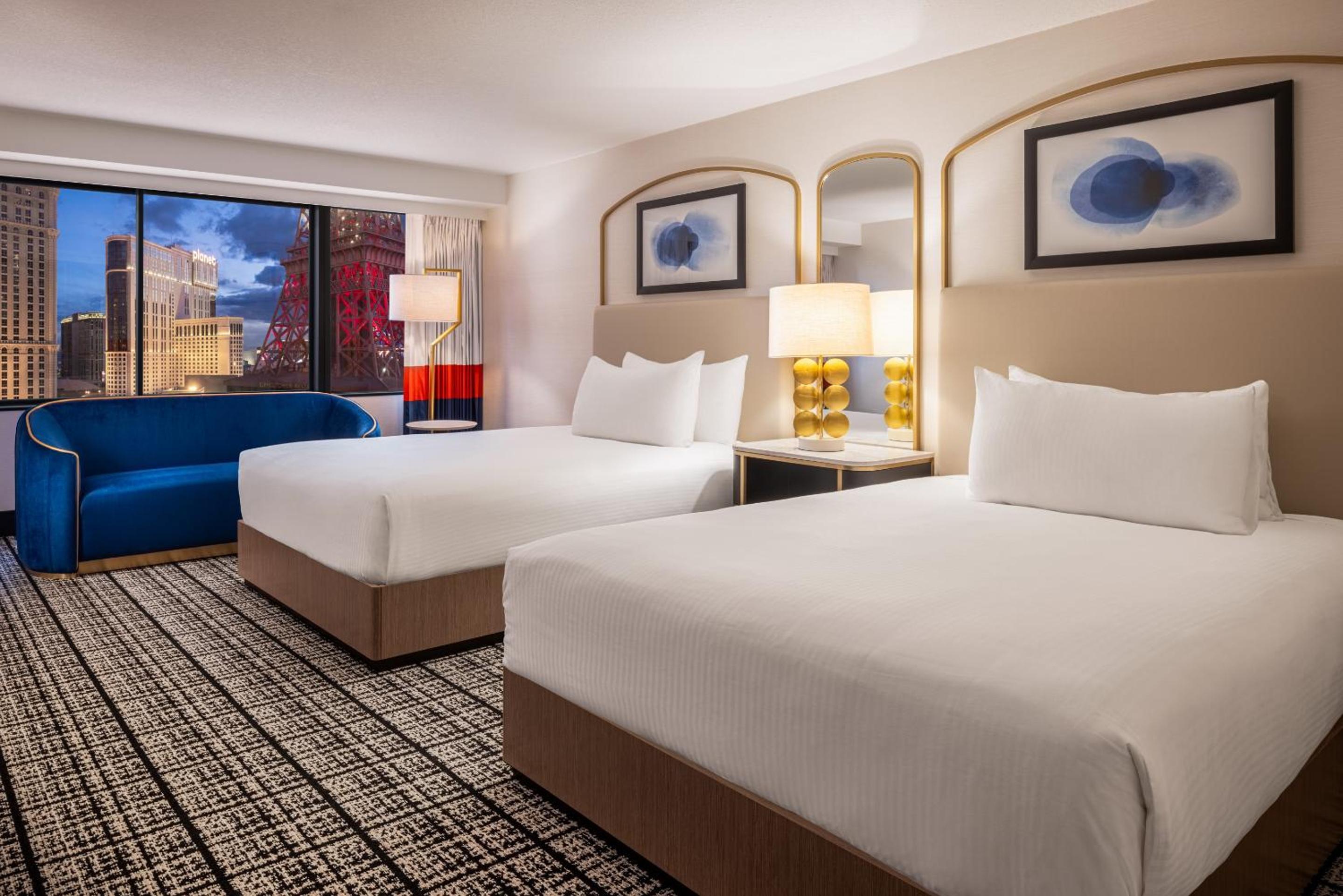 Versailles Room, 2 Queens, Pool View, Non-Smoking	