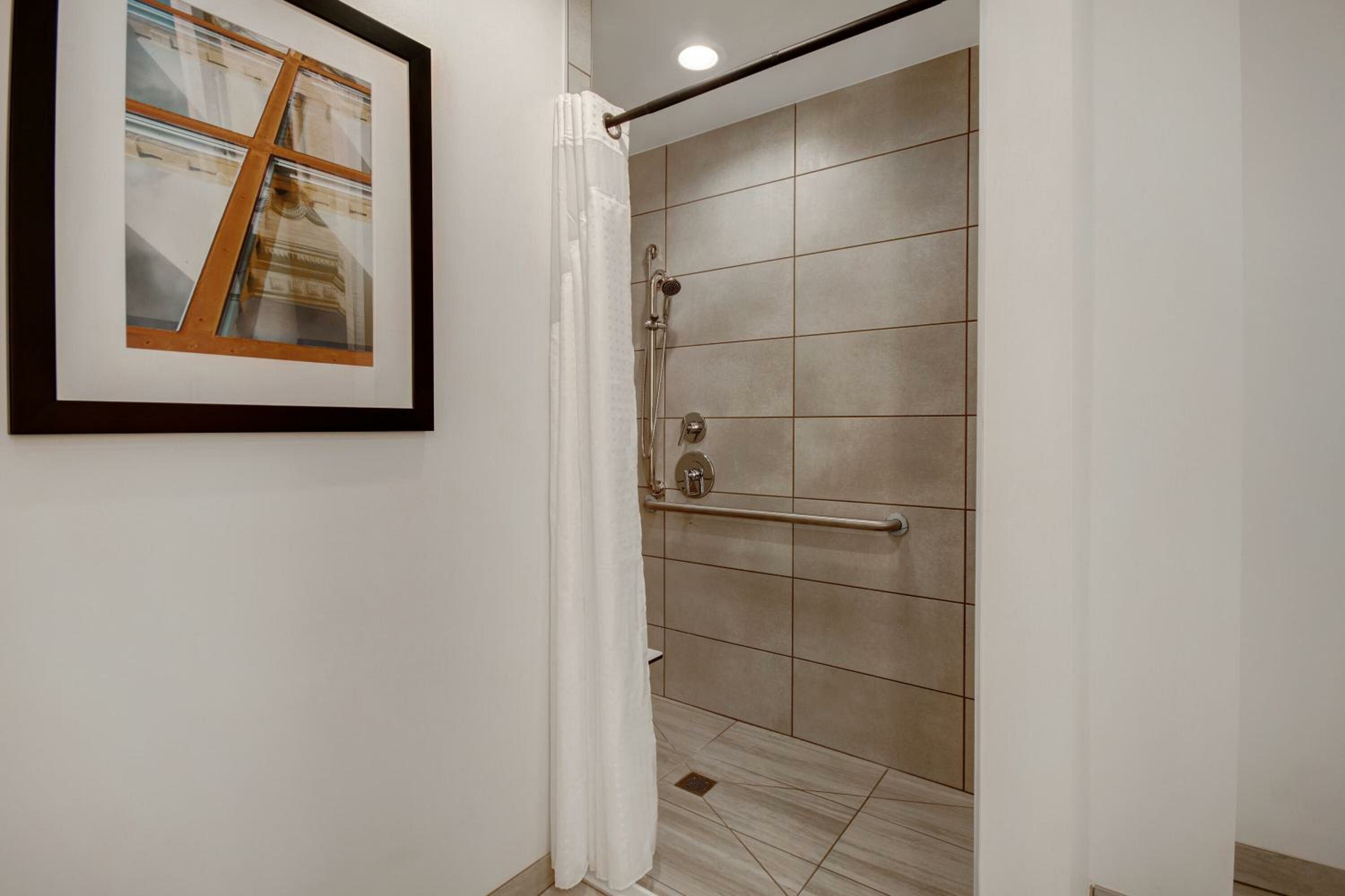 King Room with Roll-In Shower - Disability Access