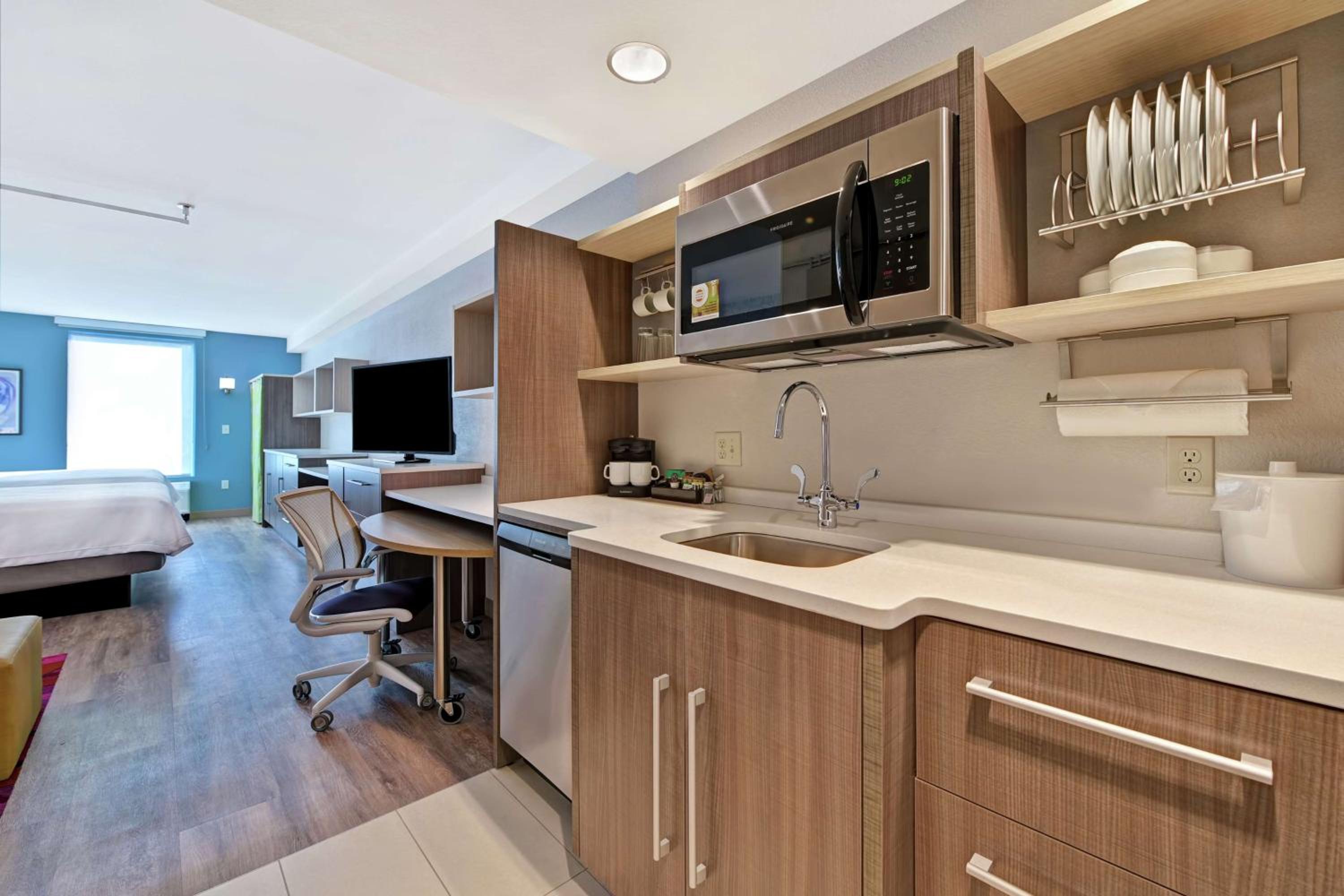 King Studio Suite - Non-Smoking