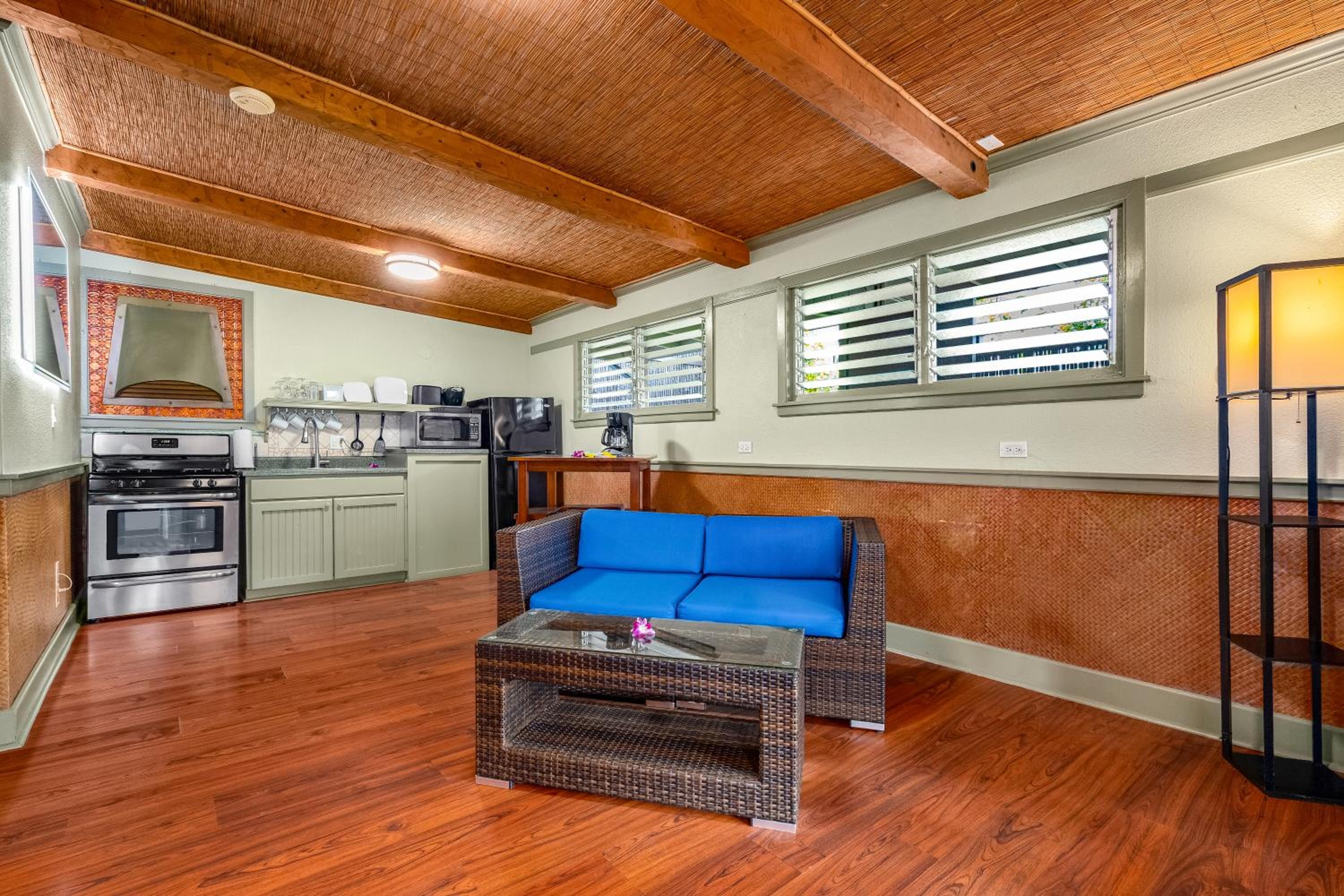 One-Bedroom Suite with Mountain View