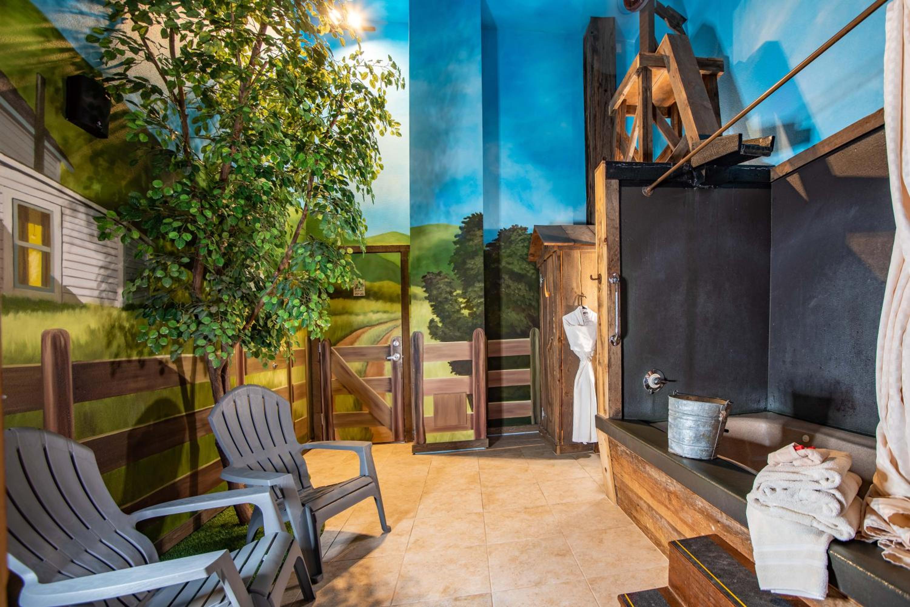 Queen Room with Garden View