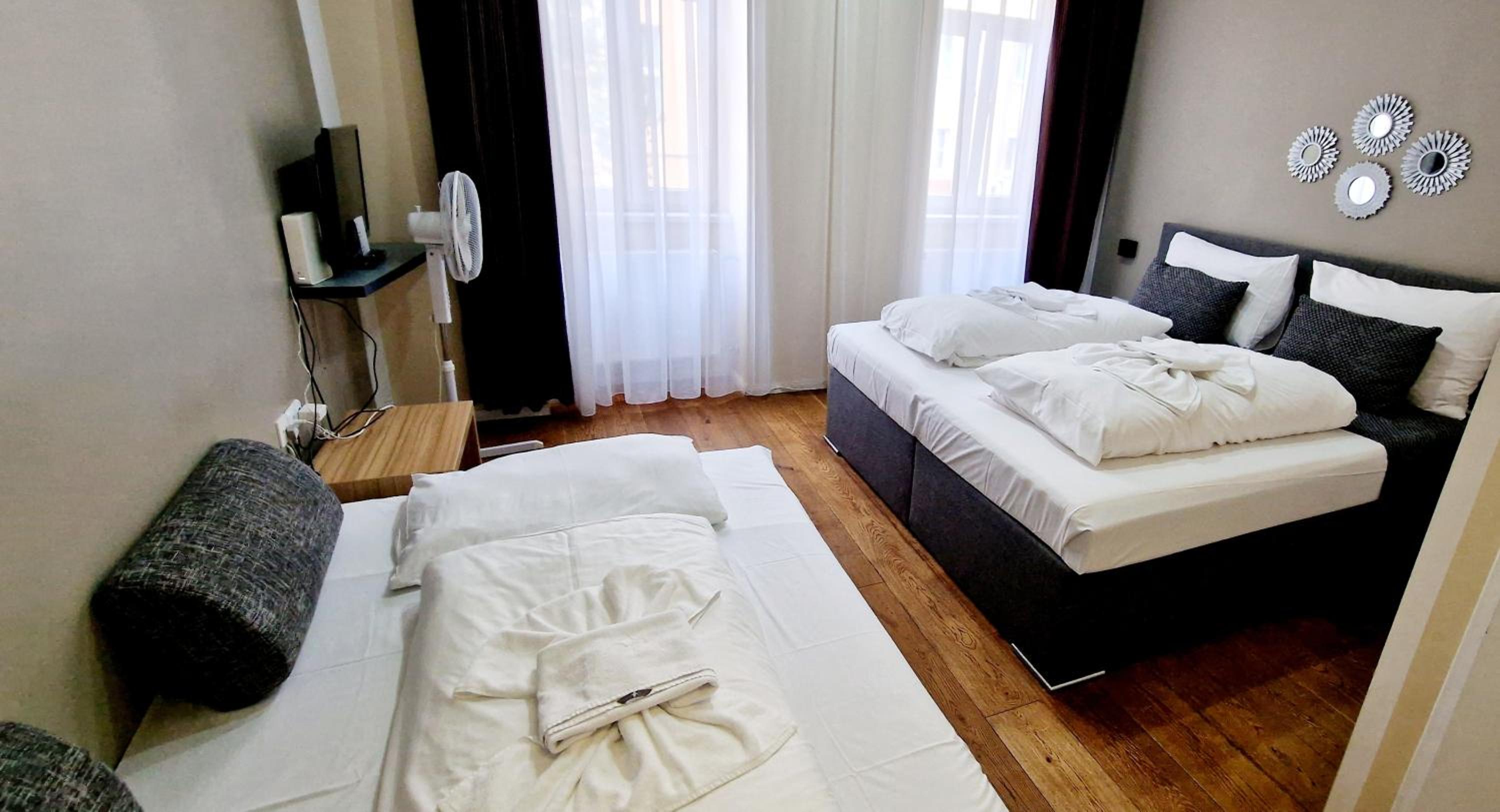 Apartment (3 Adults)