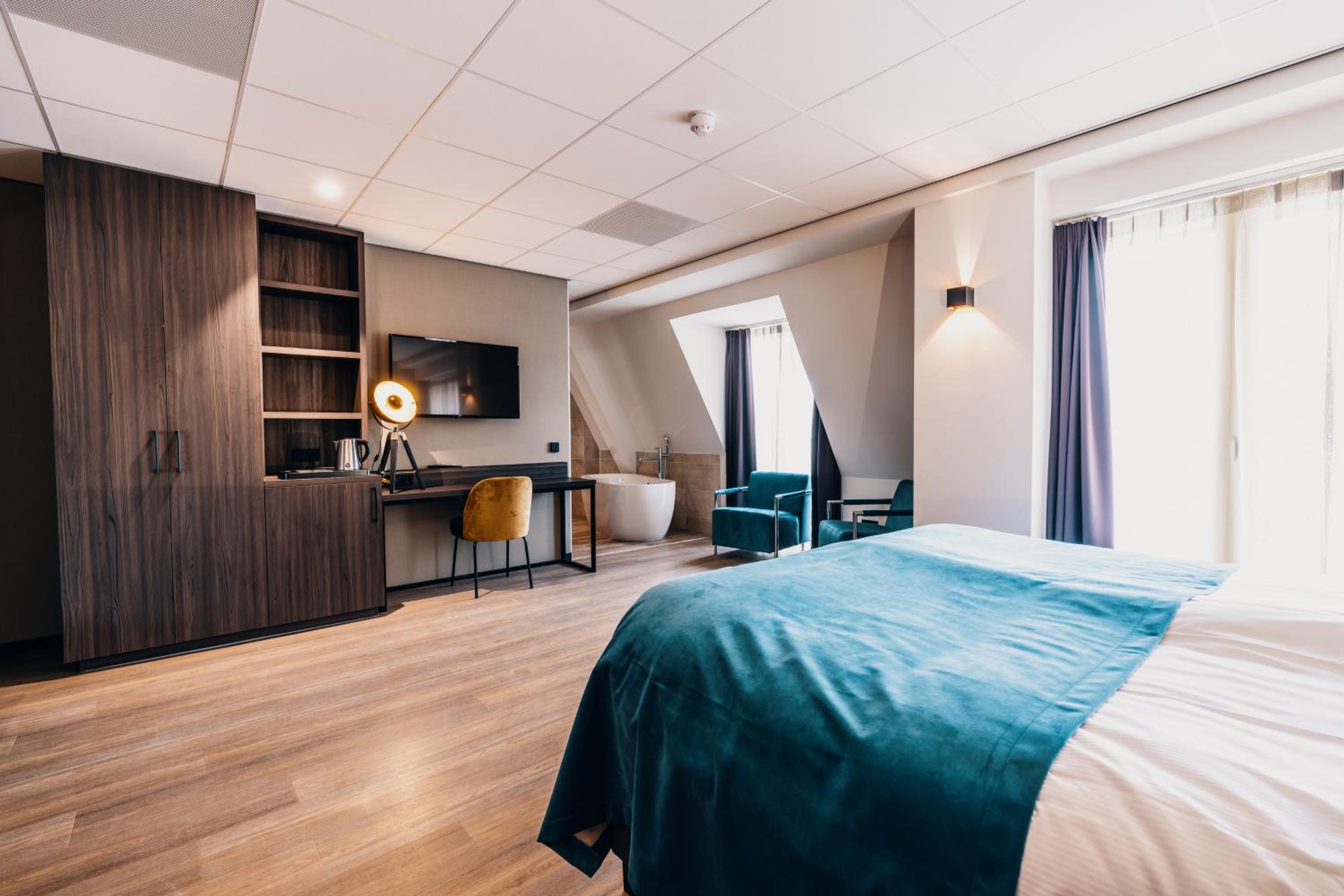 Deluxe Double Room with Bath