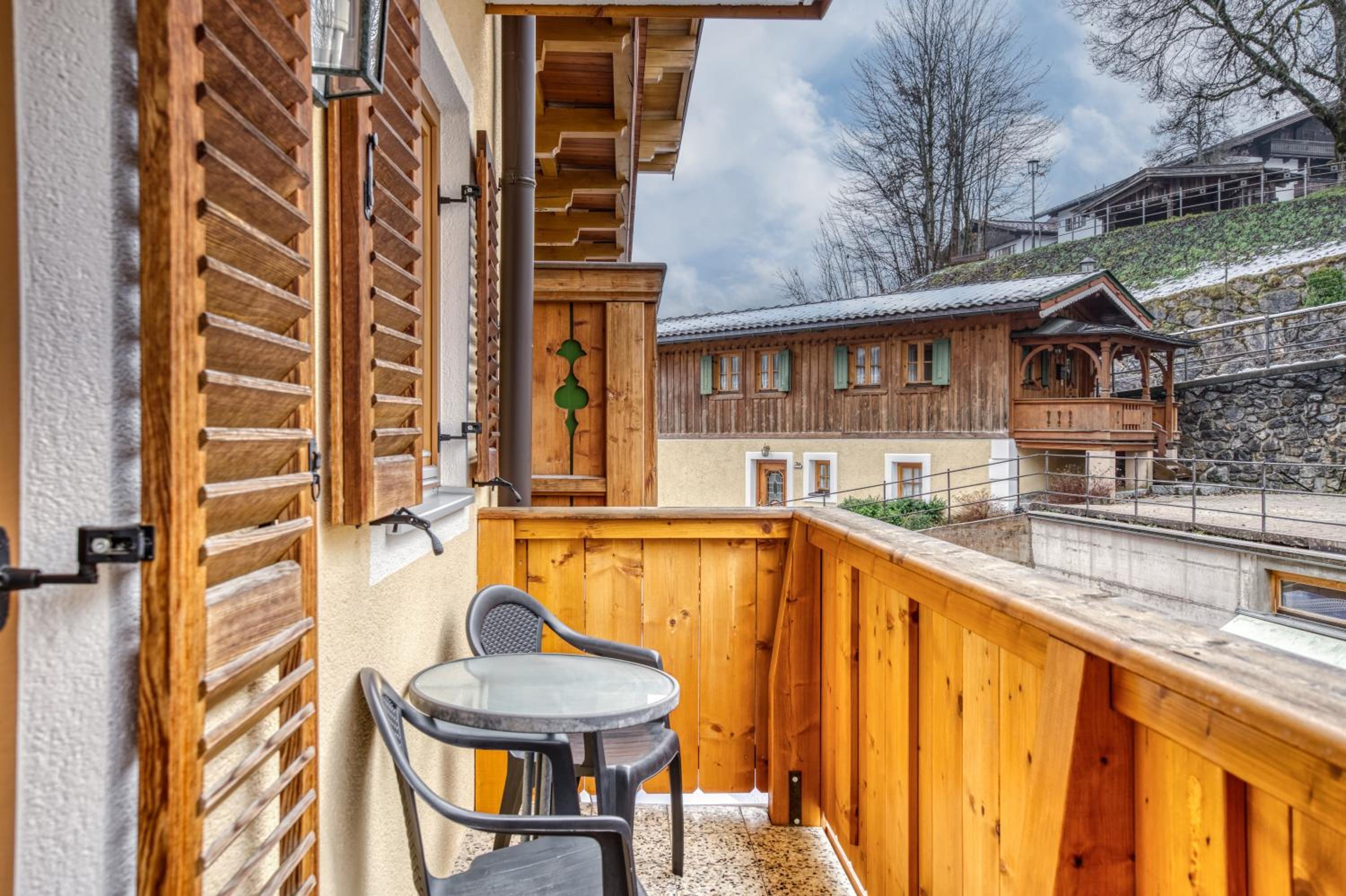 Suite with Mountain View