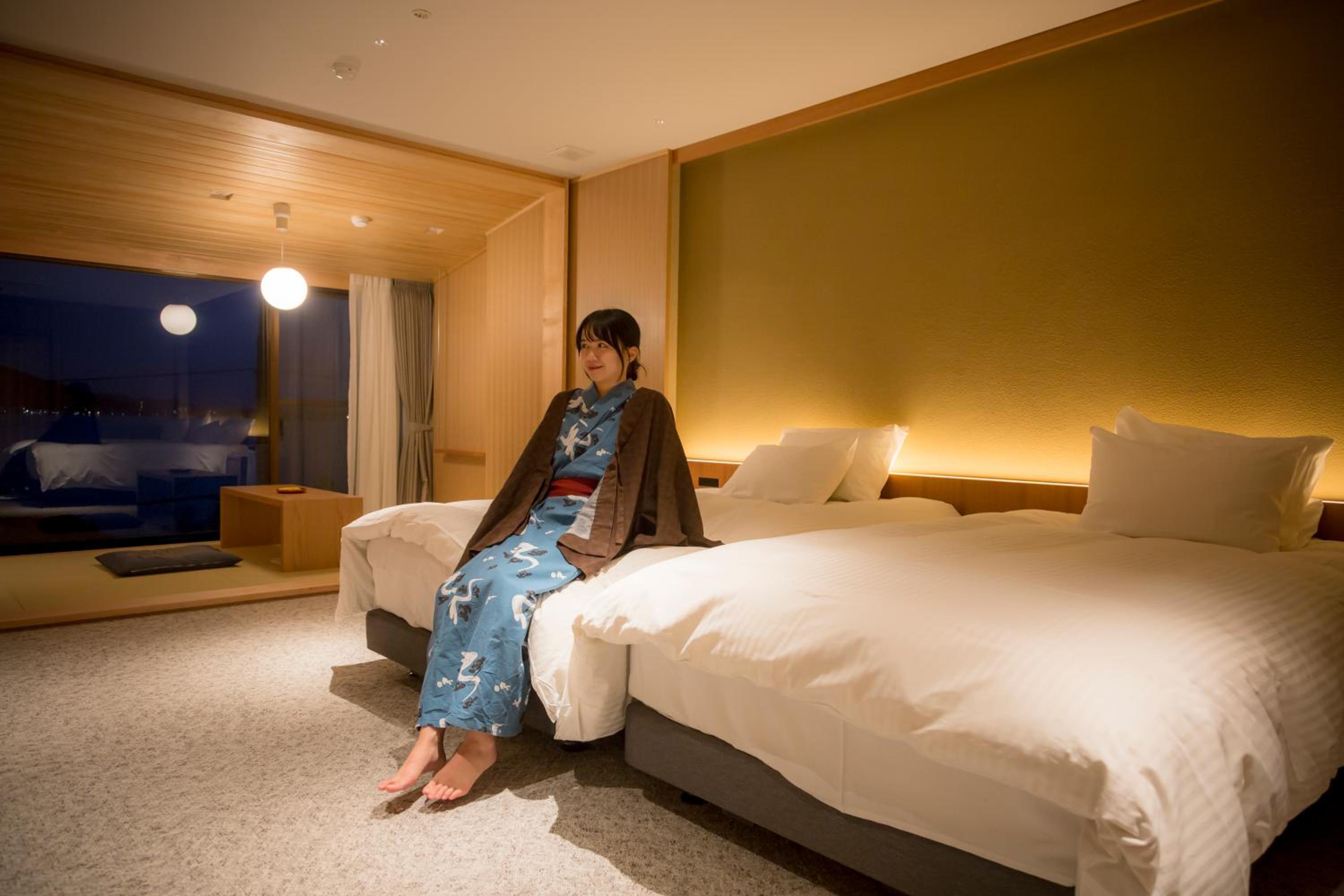 Deluxe Twin Room with Sea View