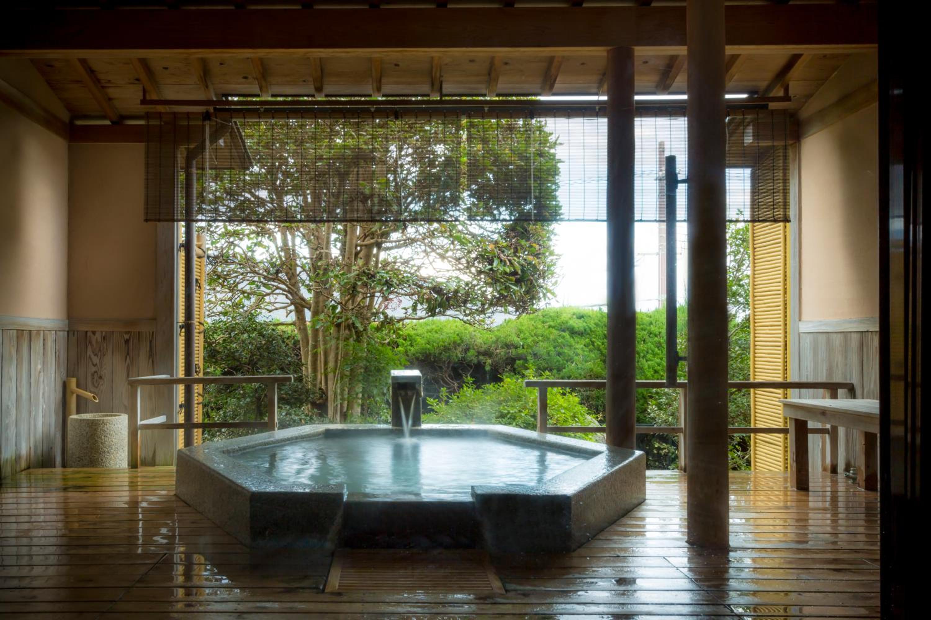 Twin Room with Private External Bathroom