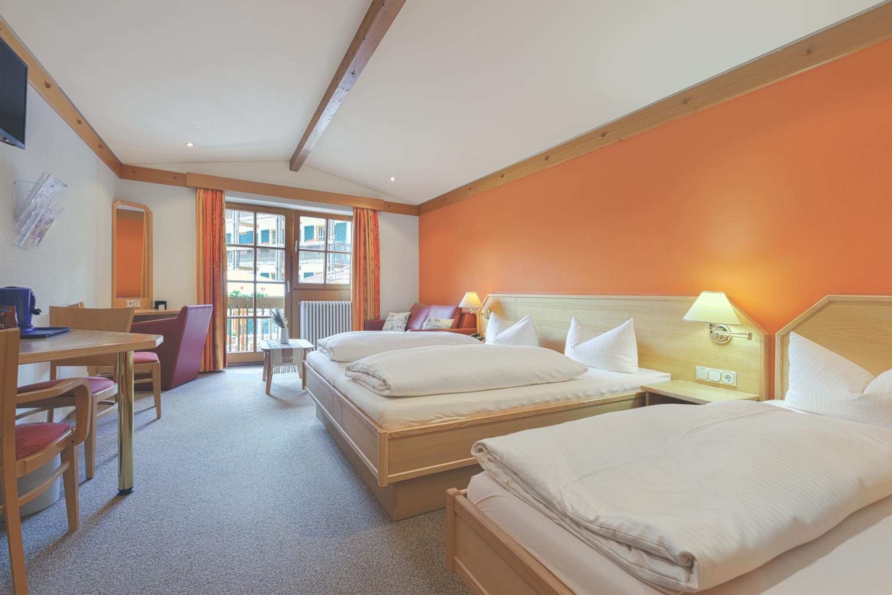 Triple Room with Balcony and Mountain View