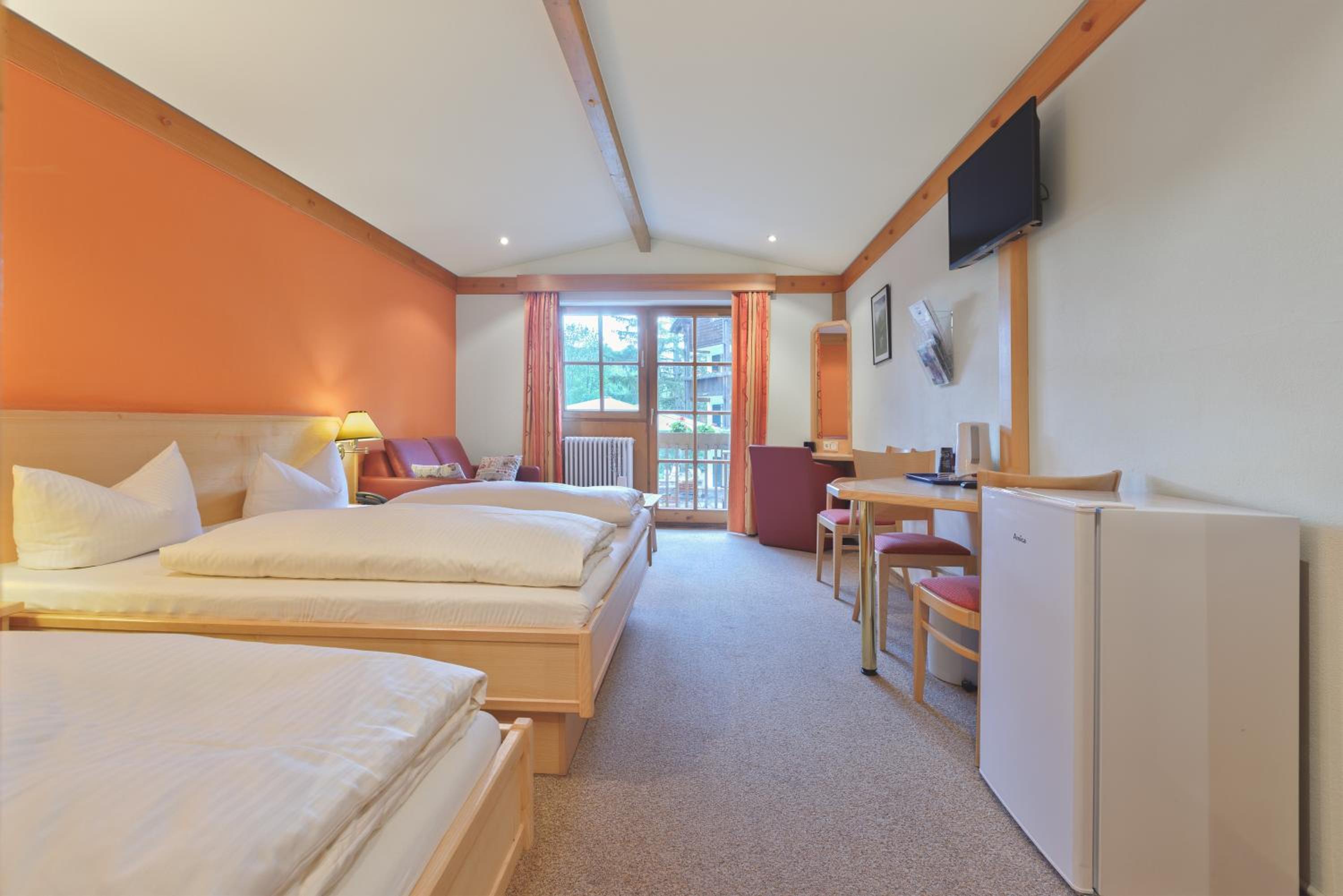 Triple Room with Balcony and Mountain View