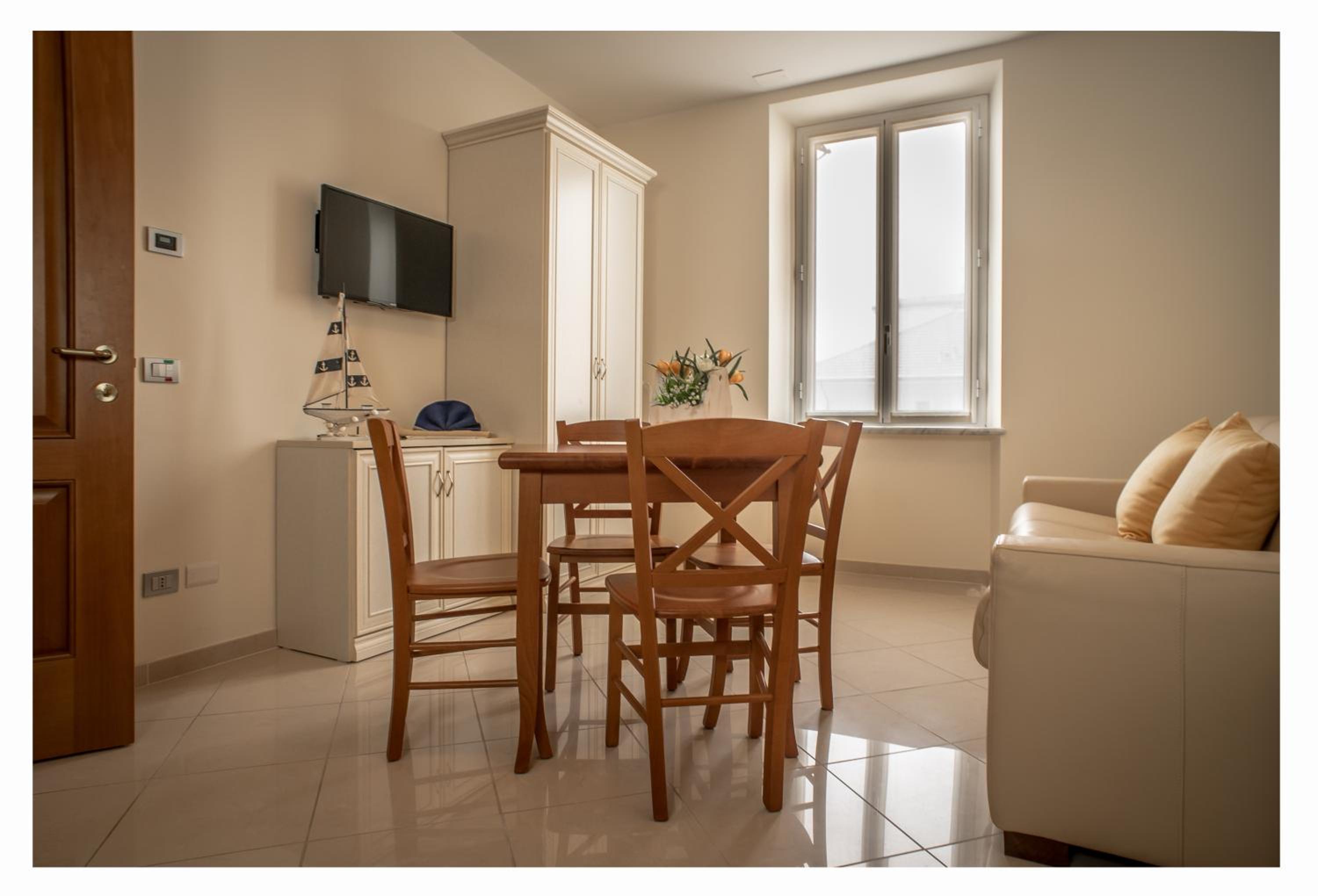 Superior One-Bedroom Apartment with Partial/Side Sea View