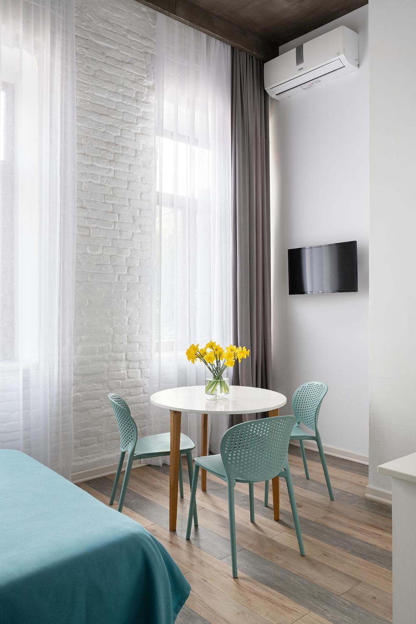 Apartment with City View