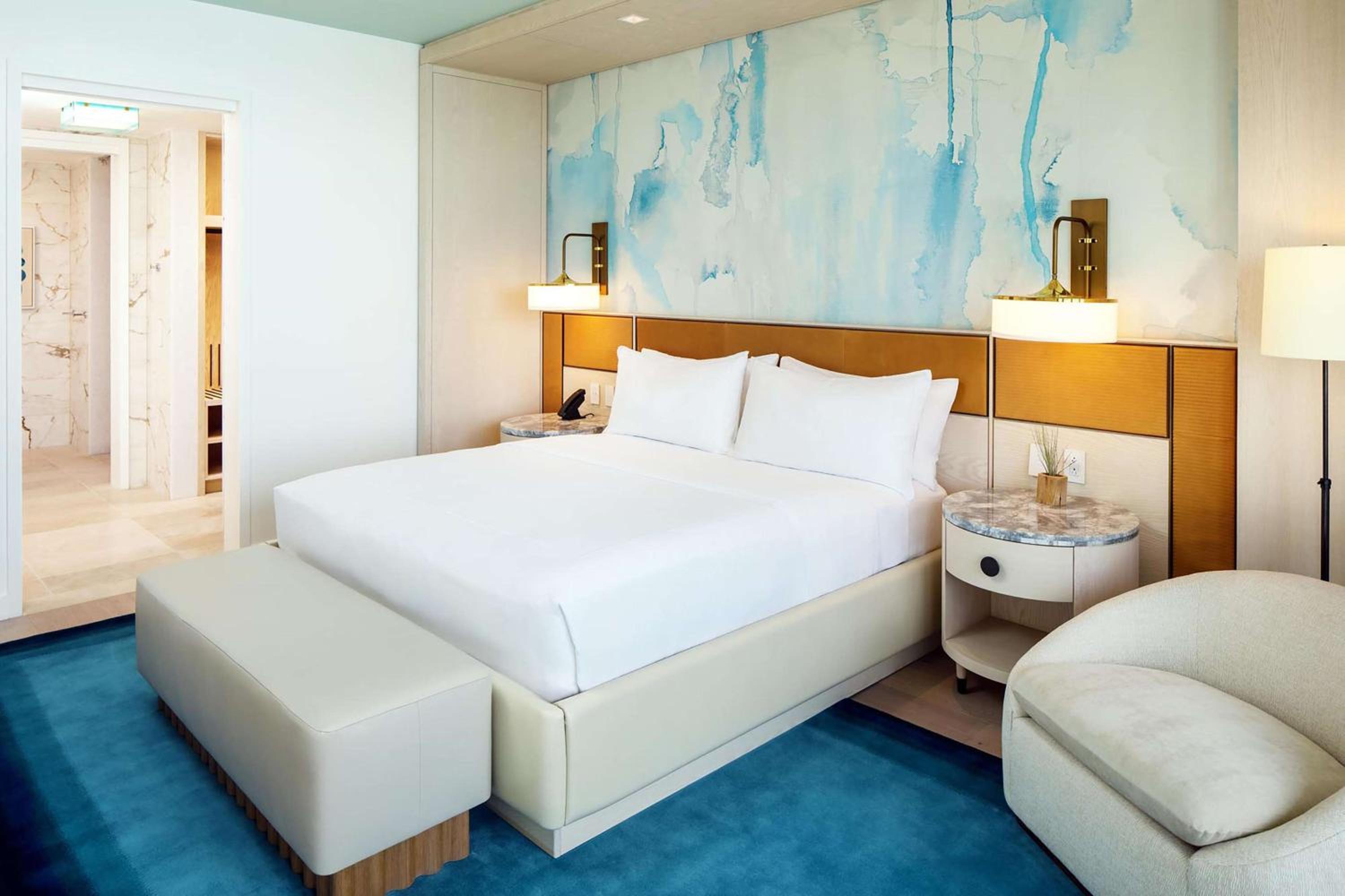 One-Bedroom Suite with Balcony