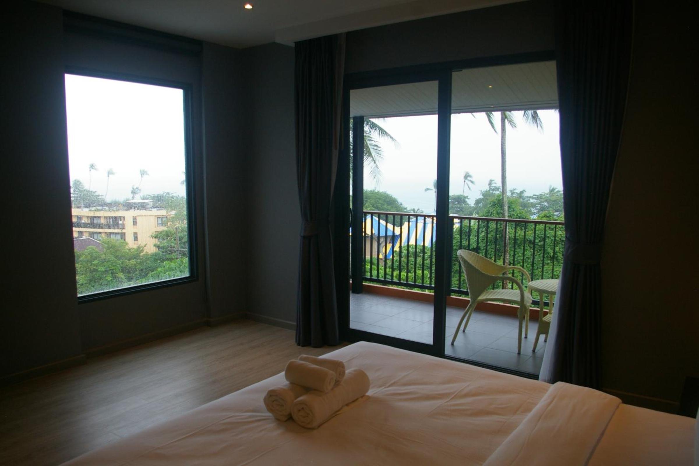 Deluxe Double Room with Balcony and Sea View