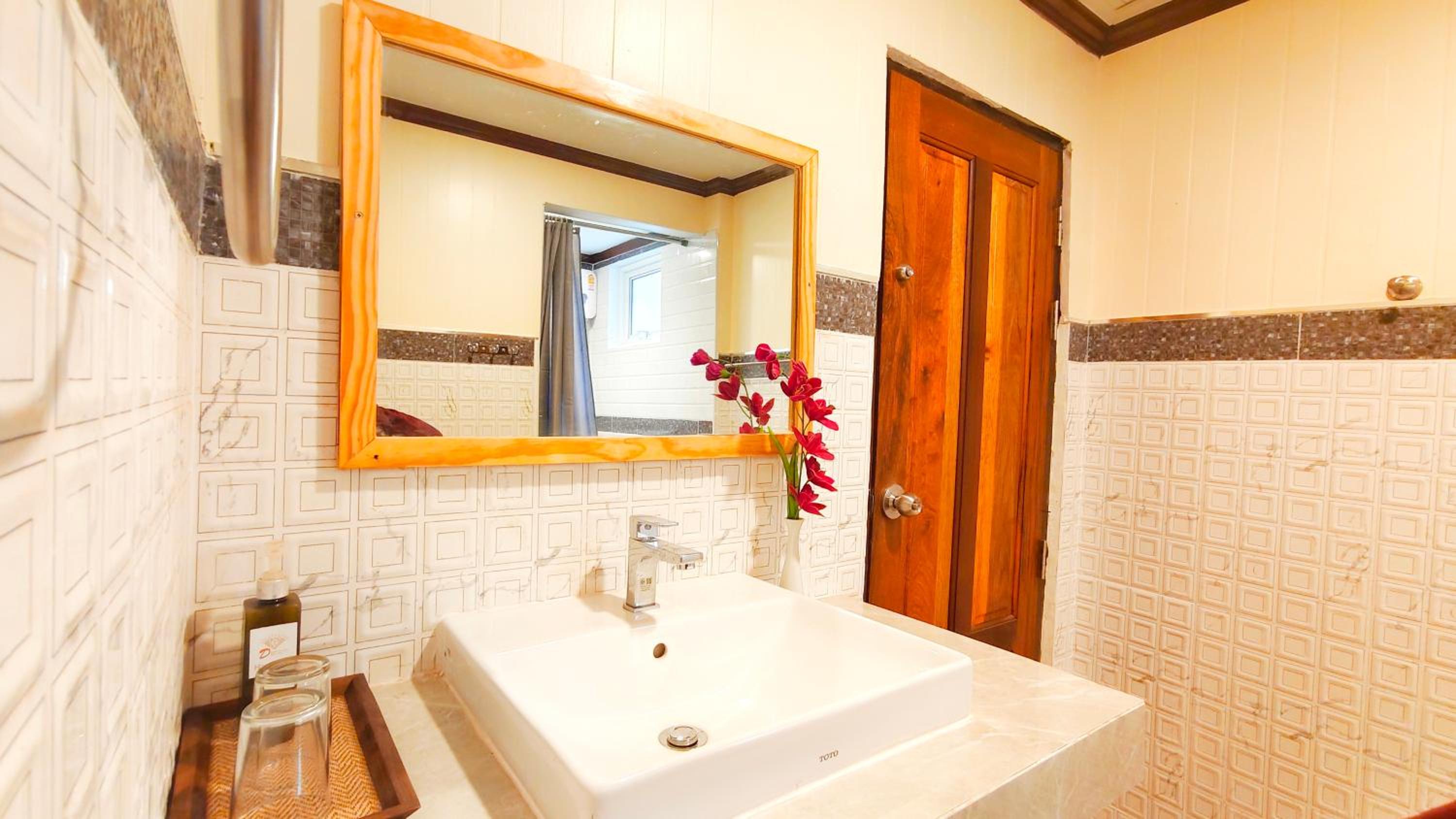 Bungalow with Garden View