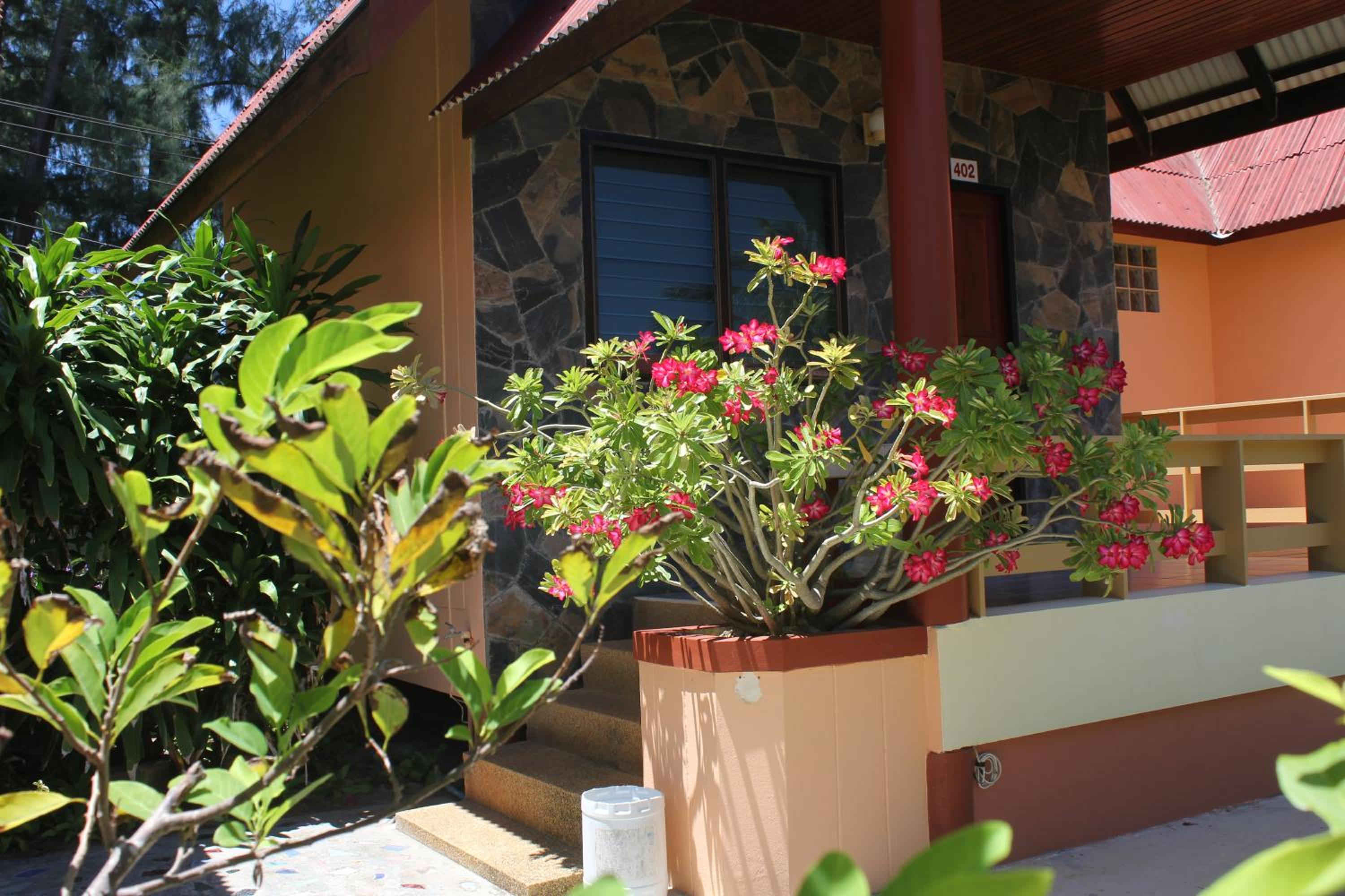 Bungalow (3 Adults)