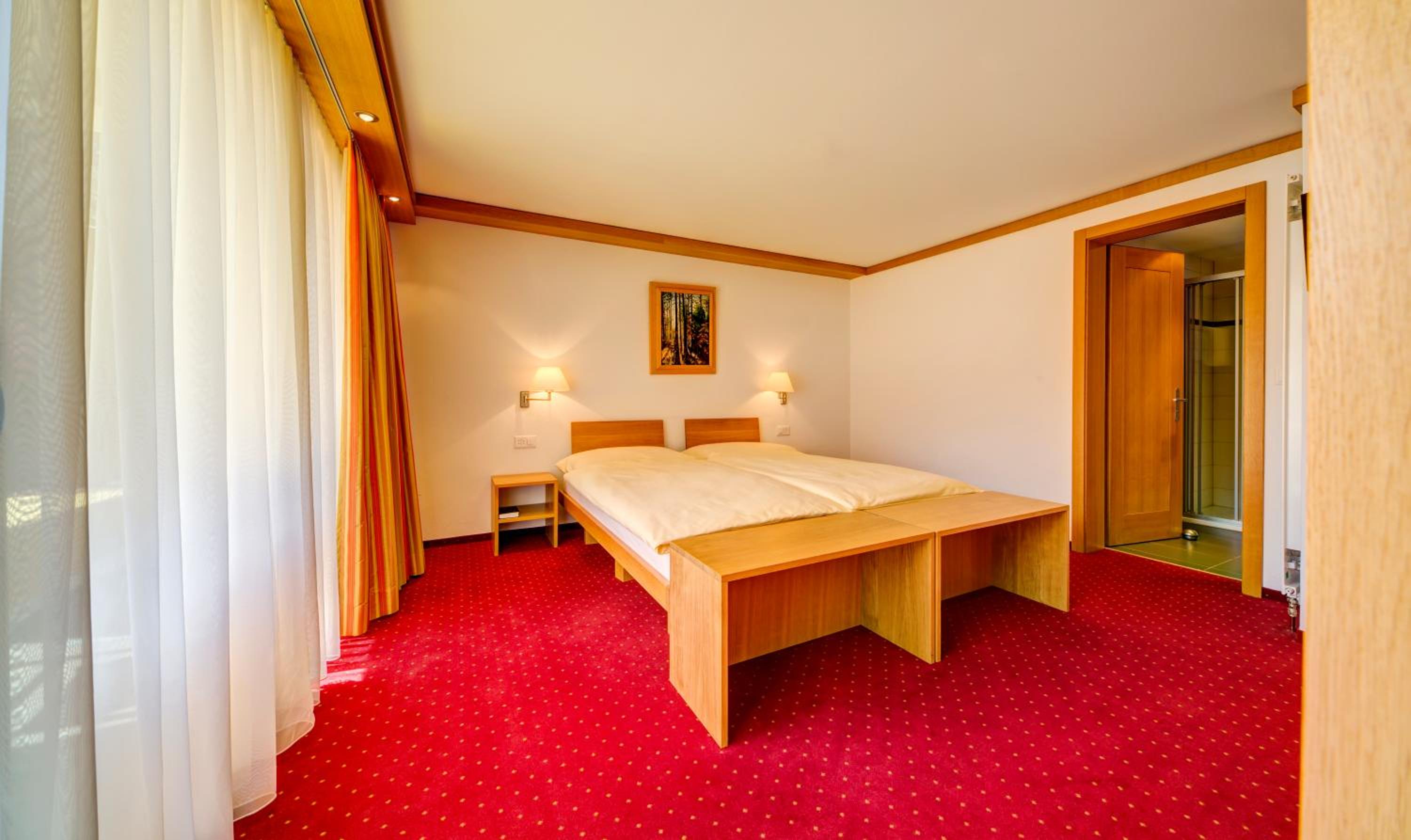 Suite with Balcony and Matterhorn View