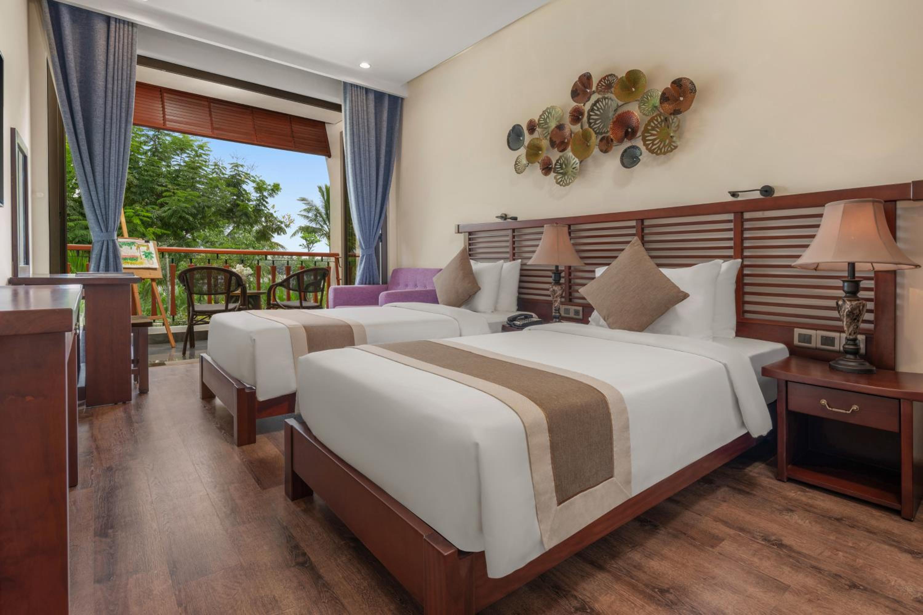 Suite River view with Private Garden