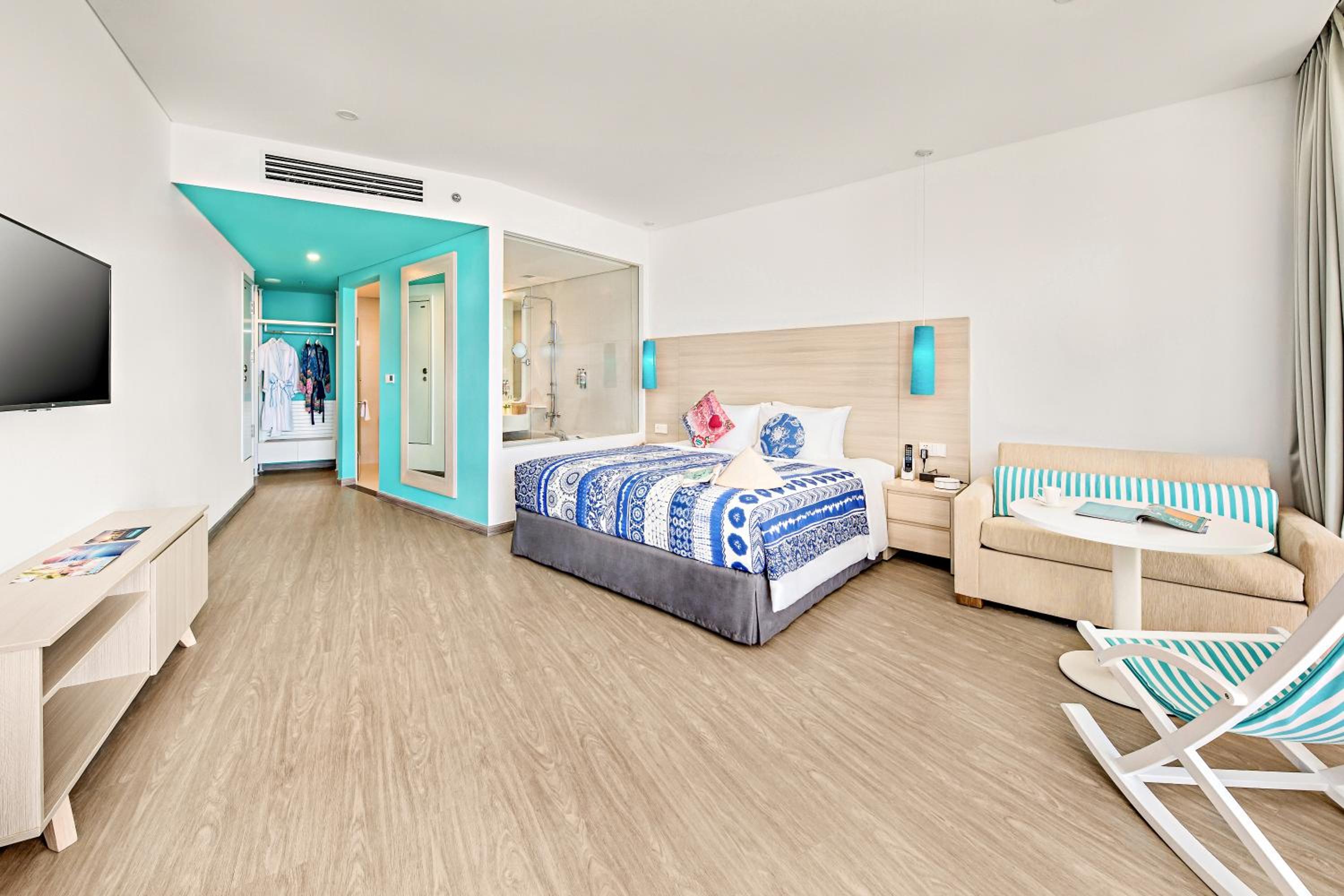 Superior Room with Pool Access