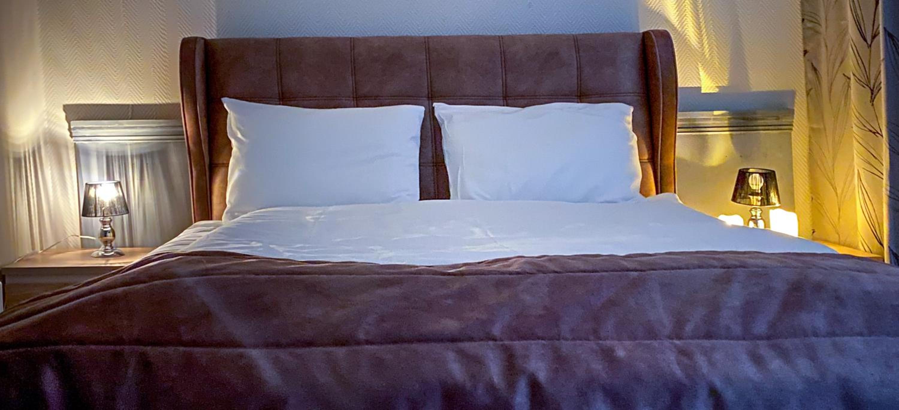 Deluxe Double Room (2 Adults + 1 Child)