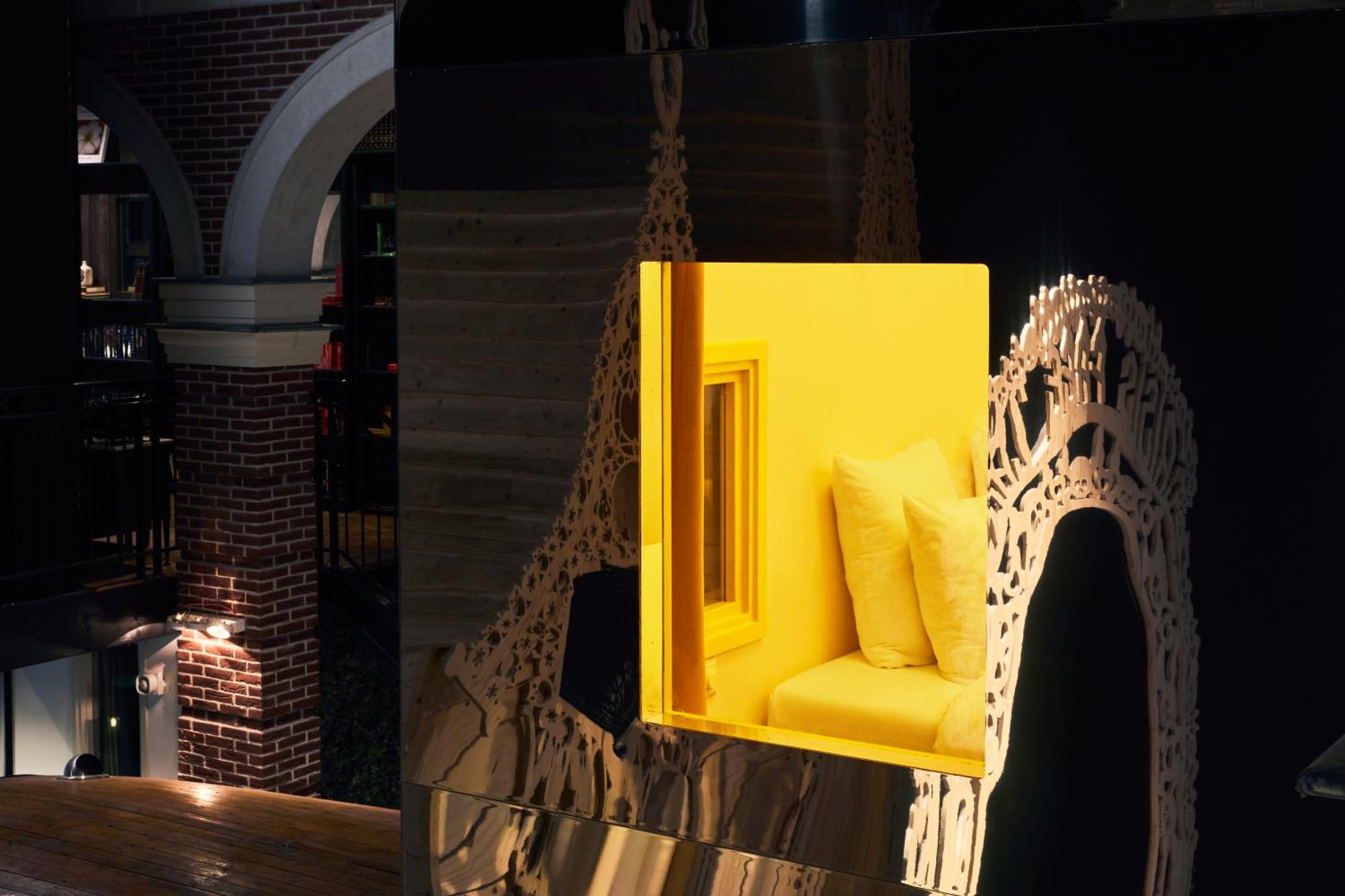 Invisible Tower Upstairs (shared bathroom)