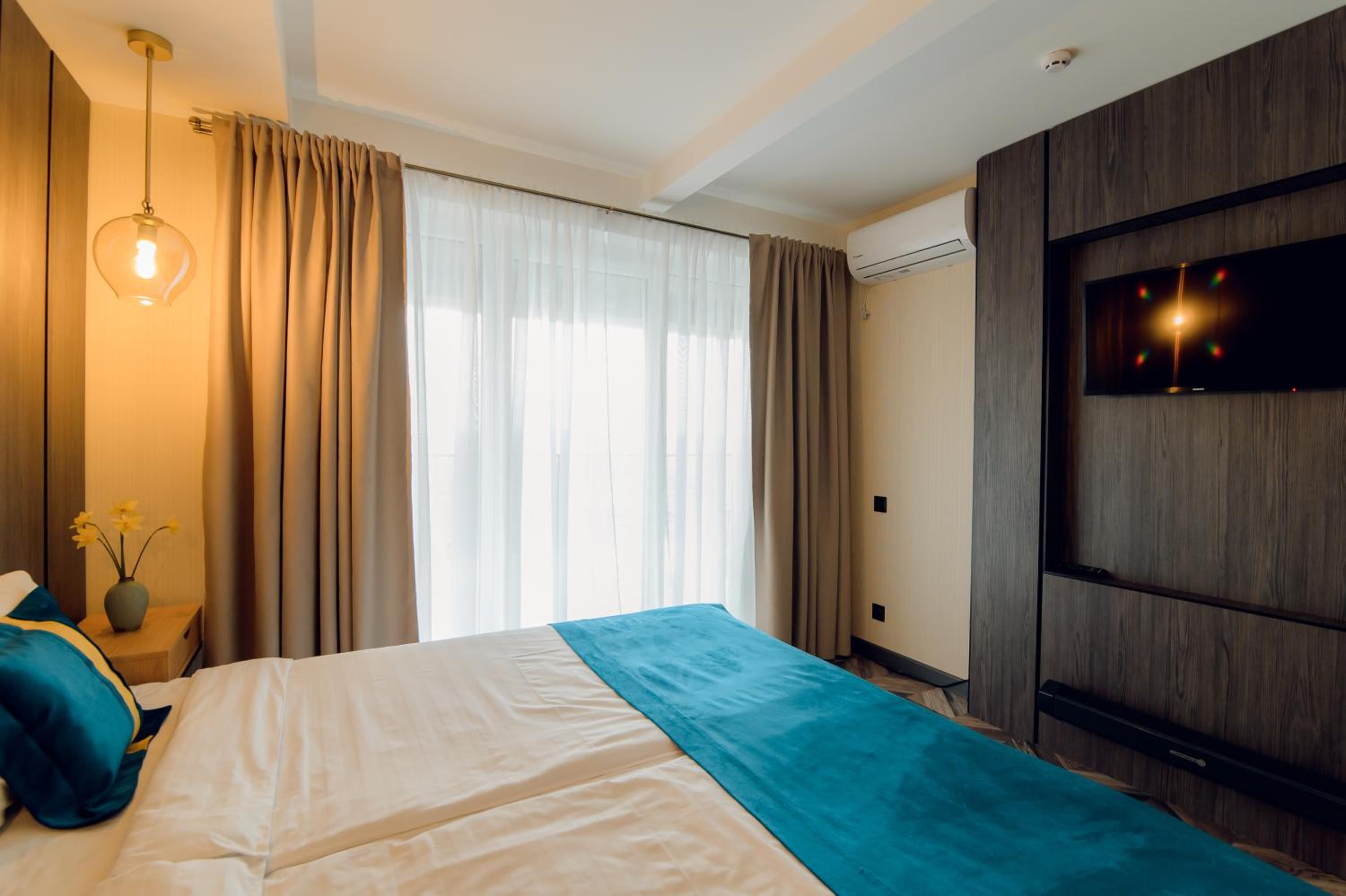 Deluxe Apartment with Terrace