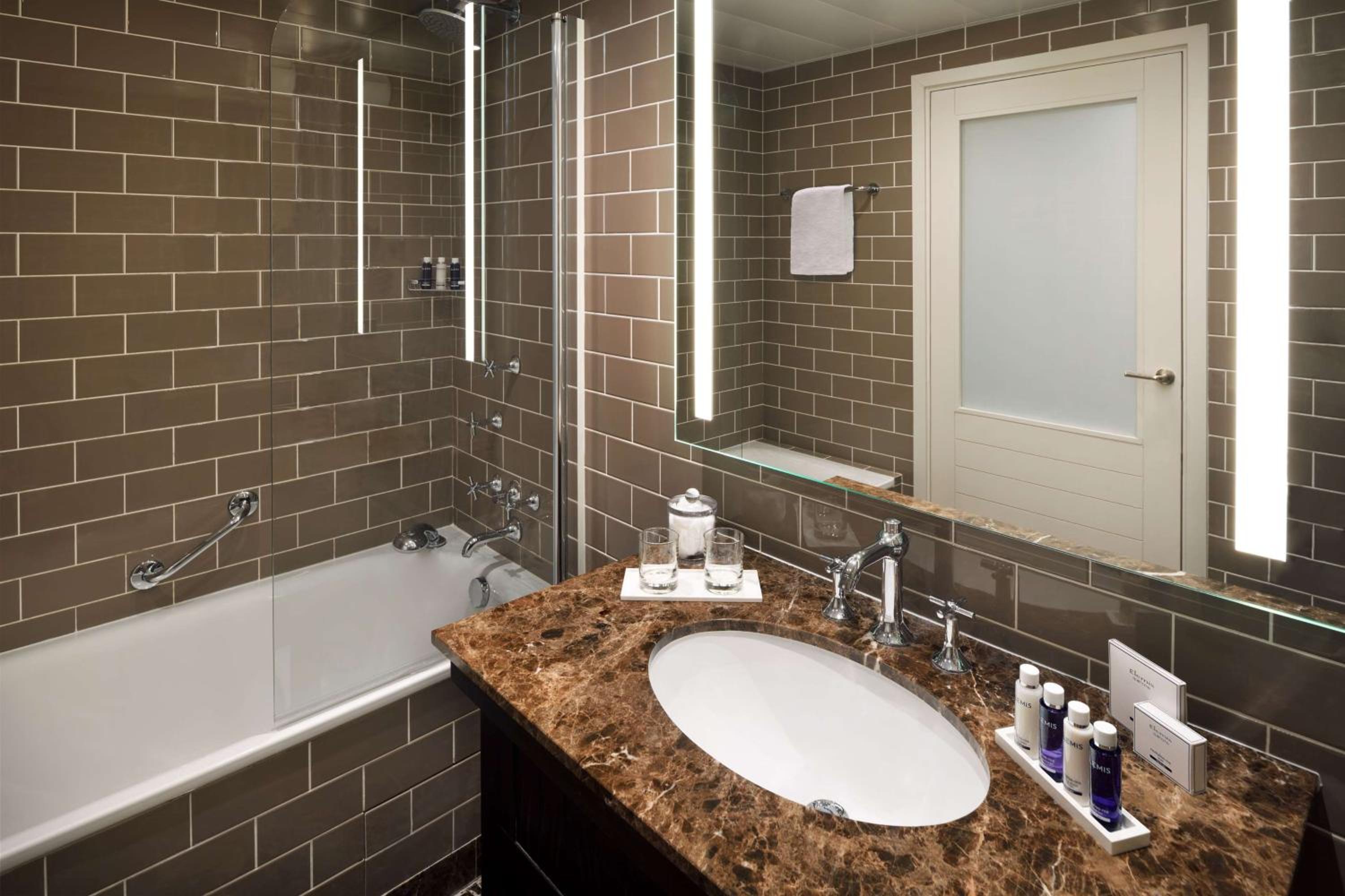 Deluxe Riviera Queen Room