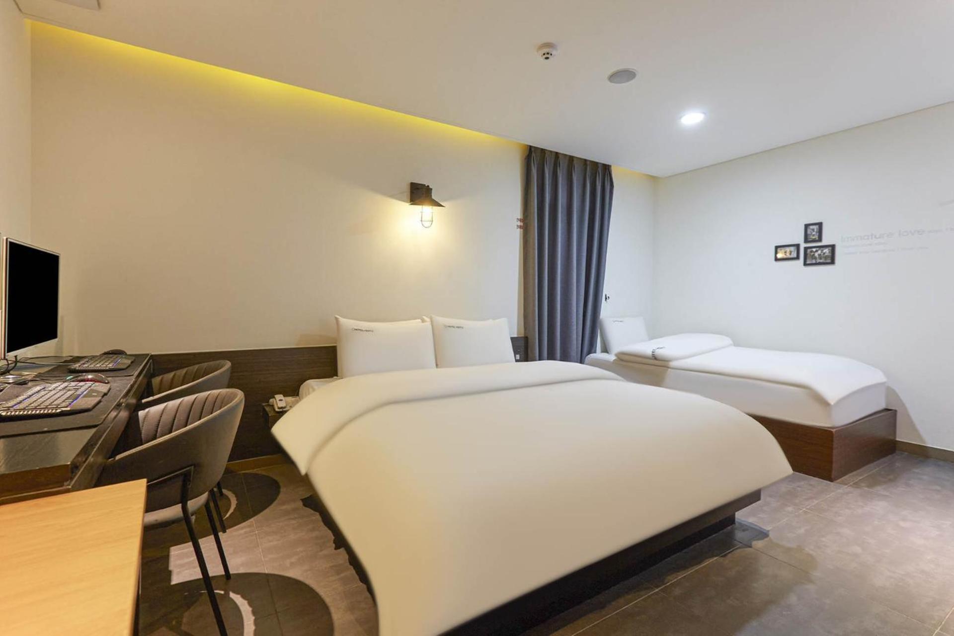 Family Twin Room with Balcony