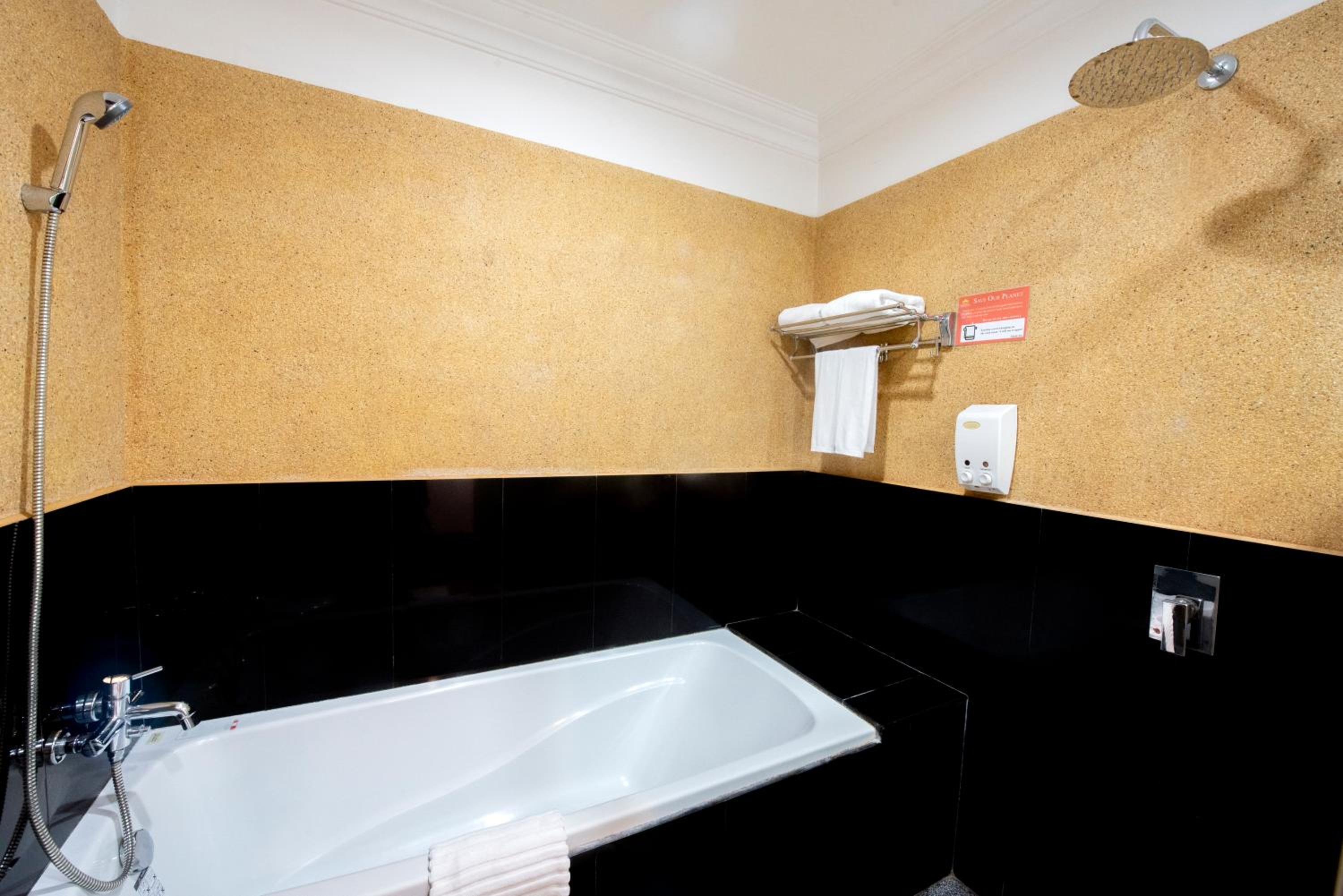 Deluxe Double Room with Pool View