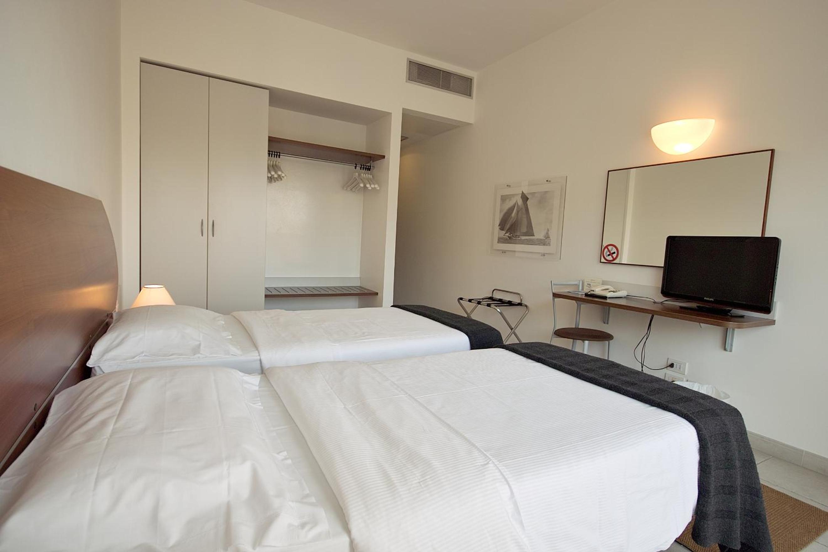 Triple Room with Terrace