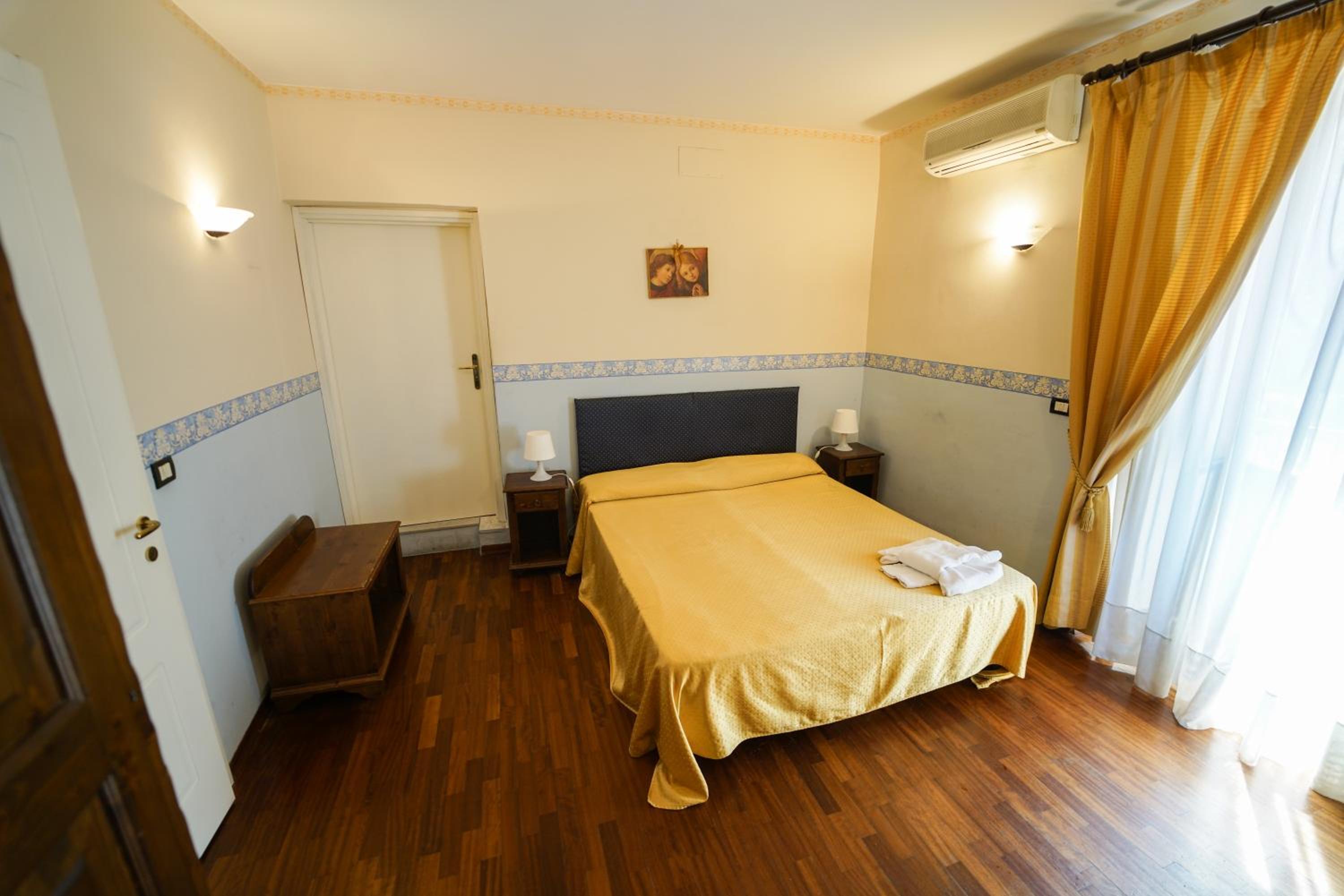 Double or Twin Room with City View