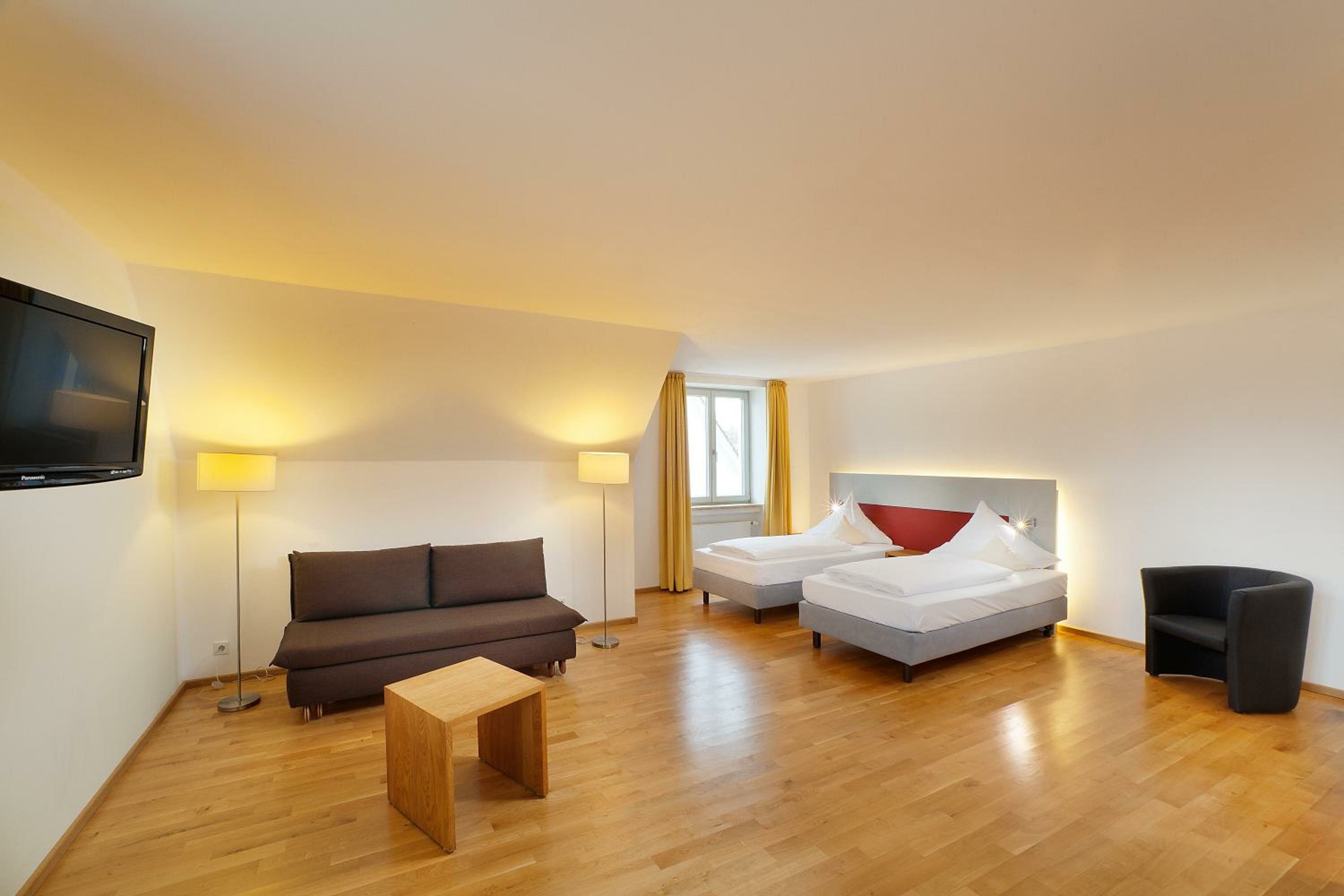 Family Room (4 People)