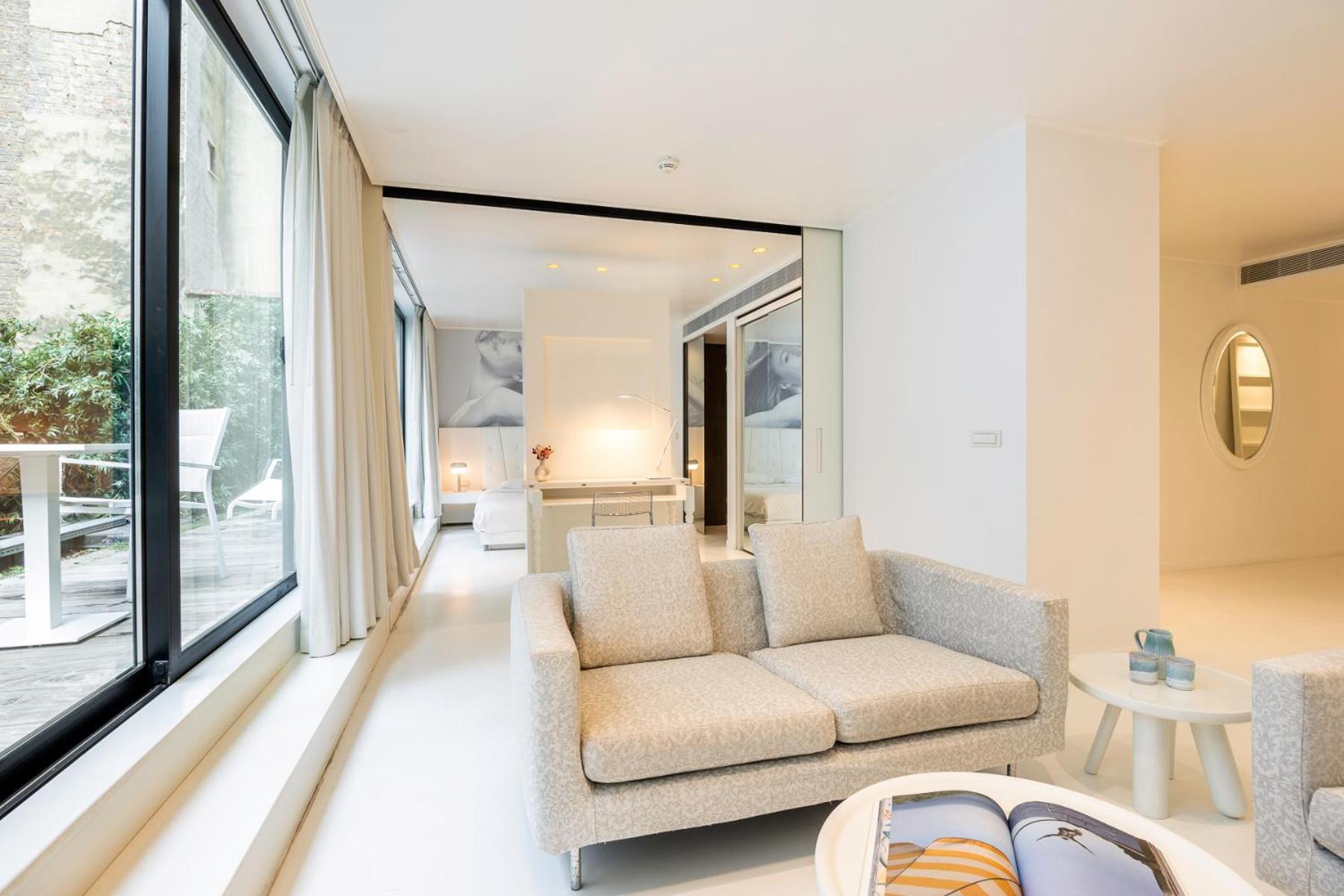 Apartment with Terrace