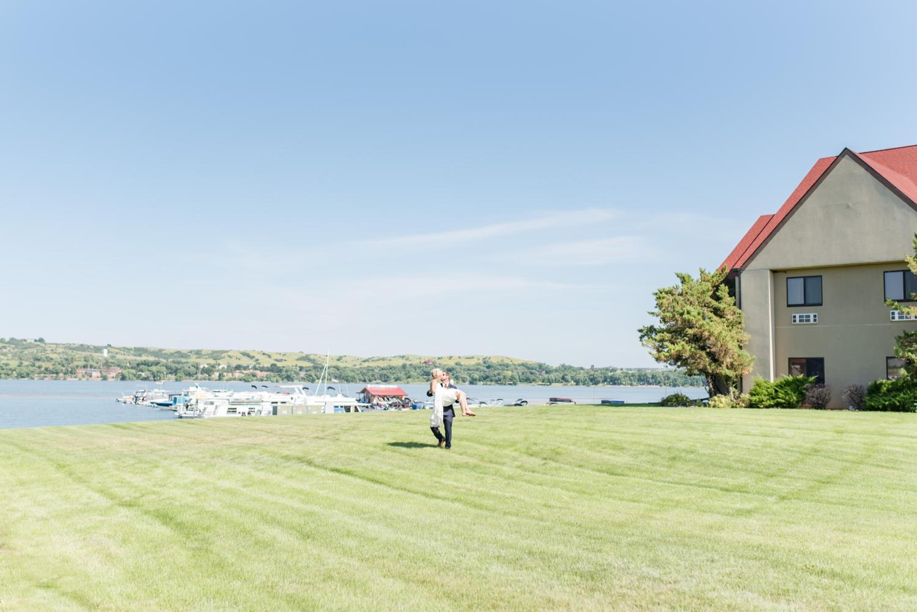 King Room Riverside - Lower Level