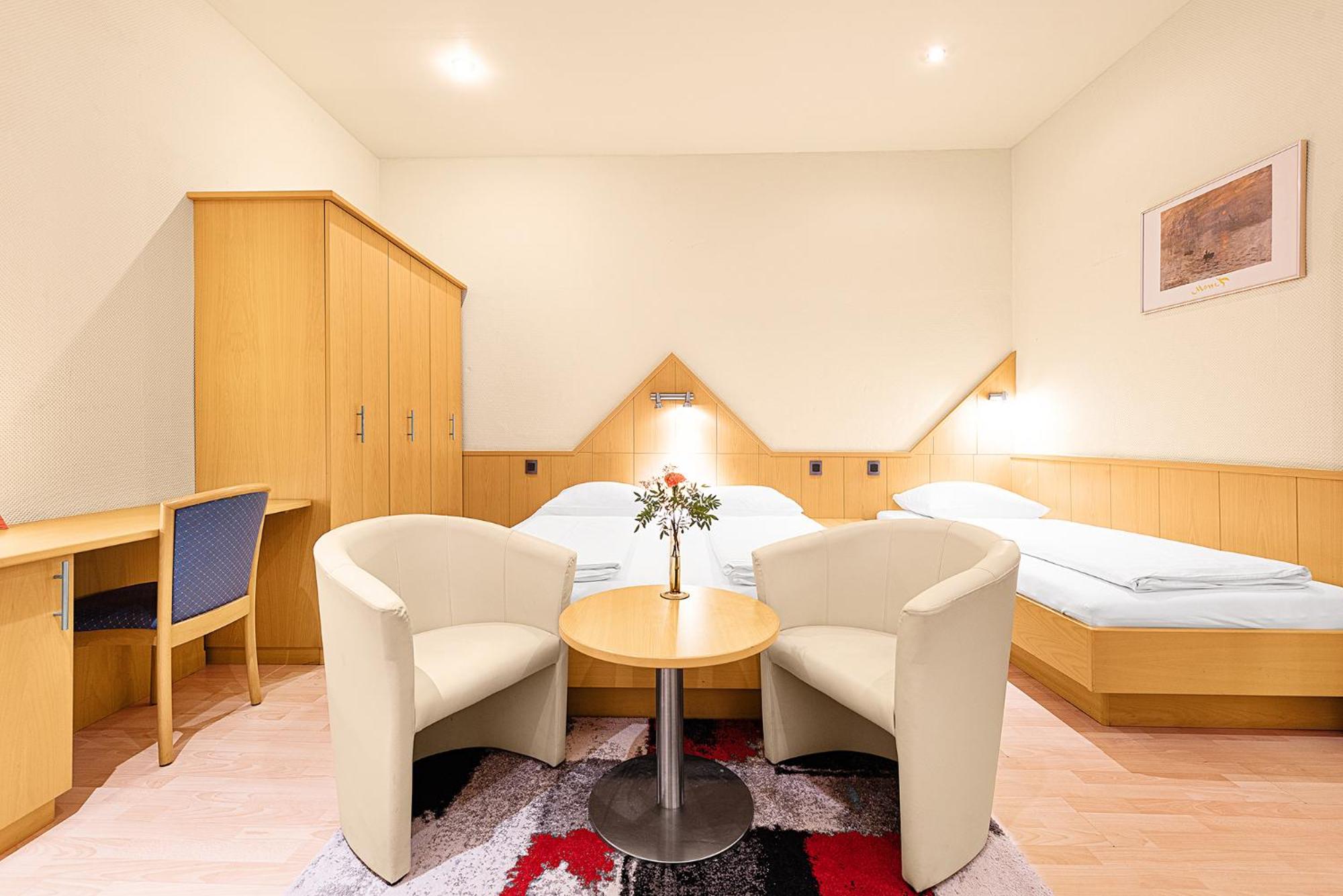 One-Bedroom Apartment - Annex