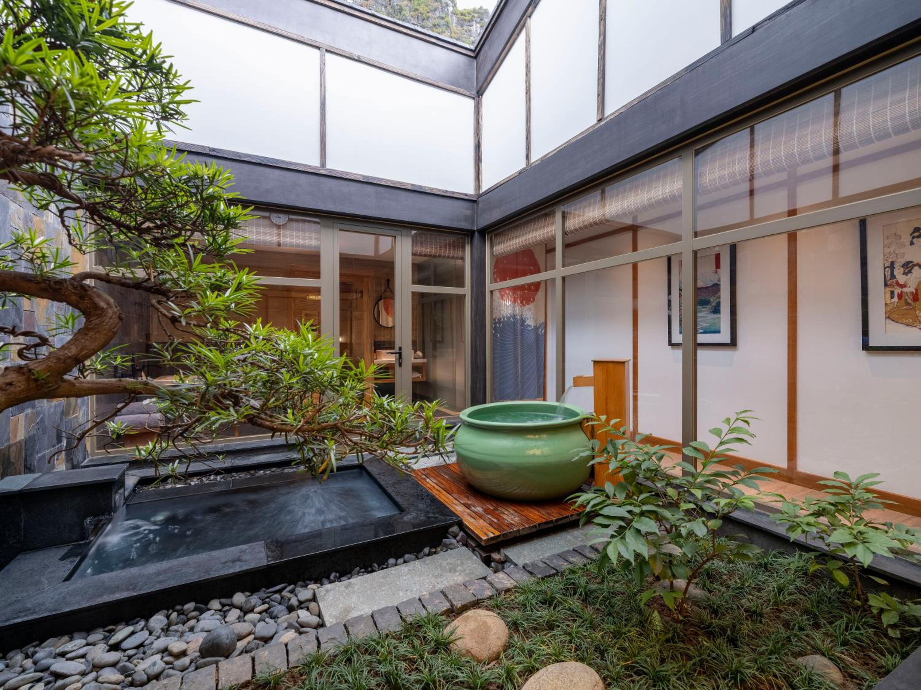 Washitsu Omoteashi with Public Onsen