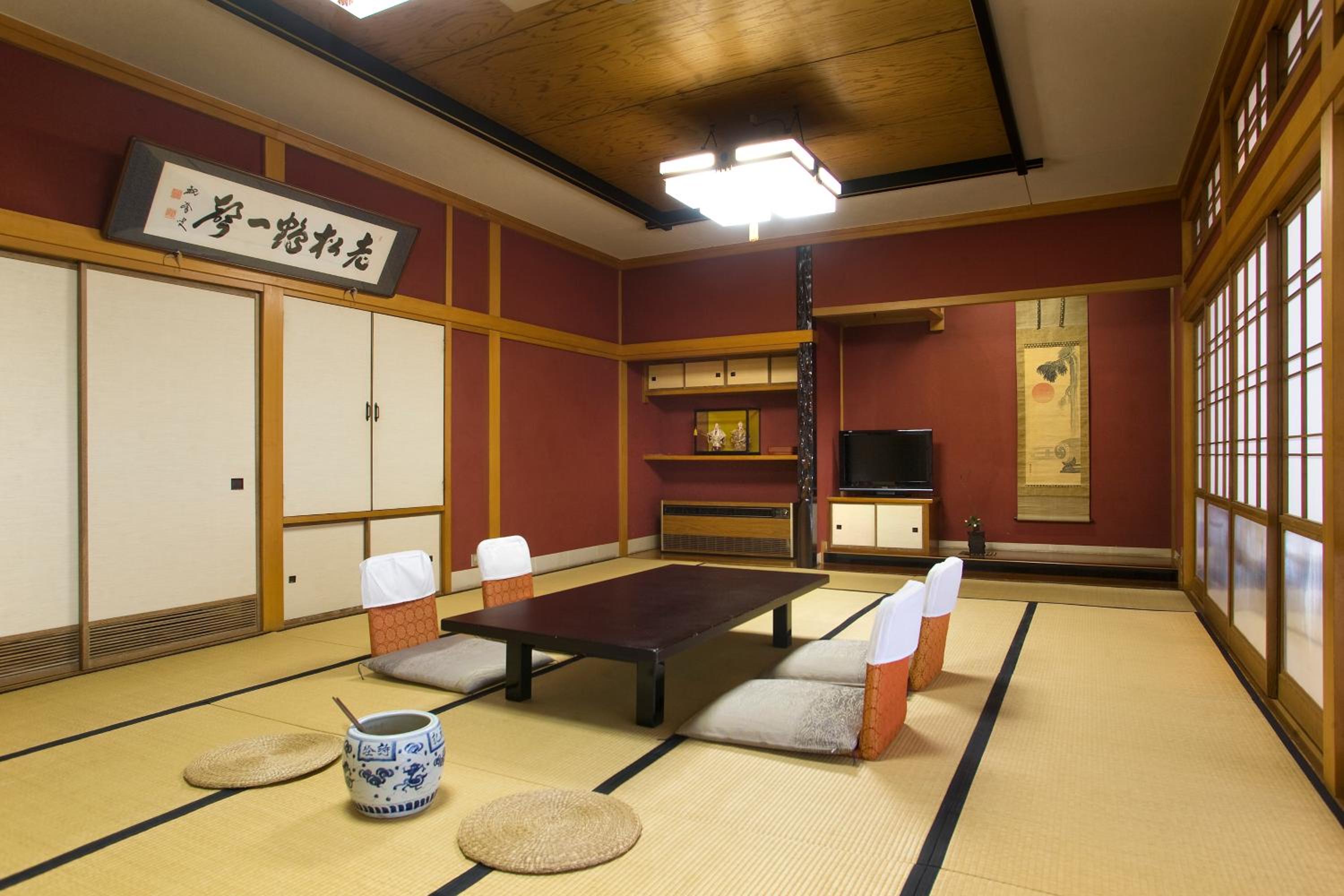 Japanese-Style Superior Quadruple Room with Private Toilet