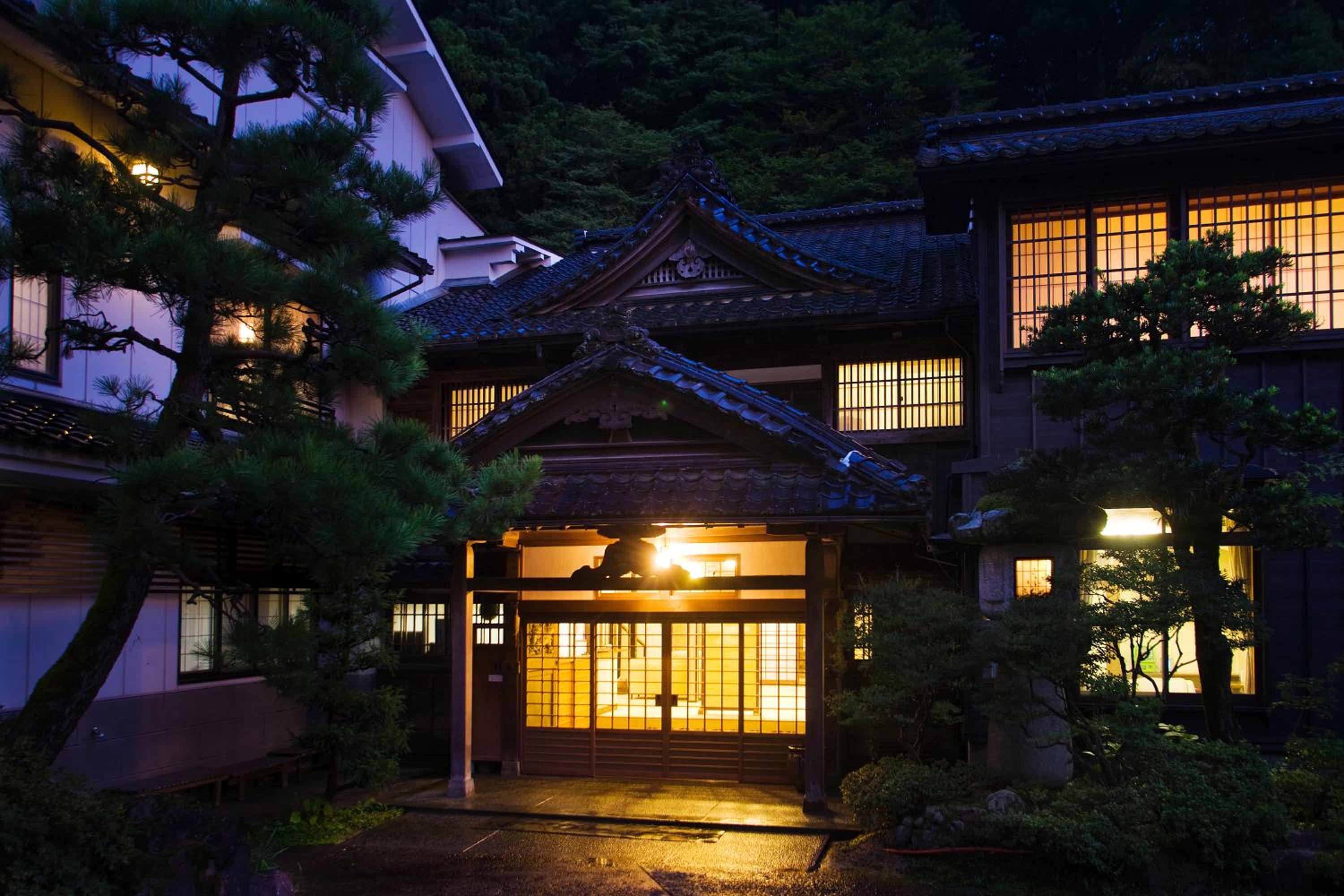 Japanese-Style Superior Quadruple Room with Private Toilet