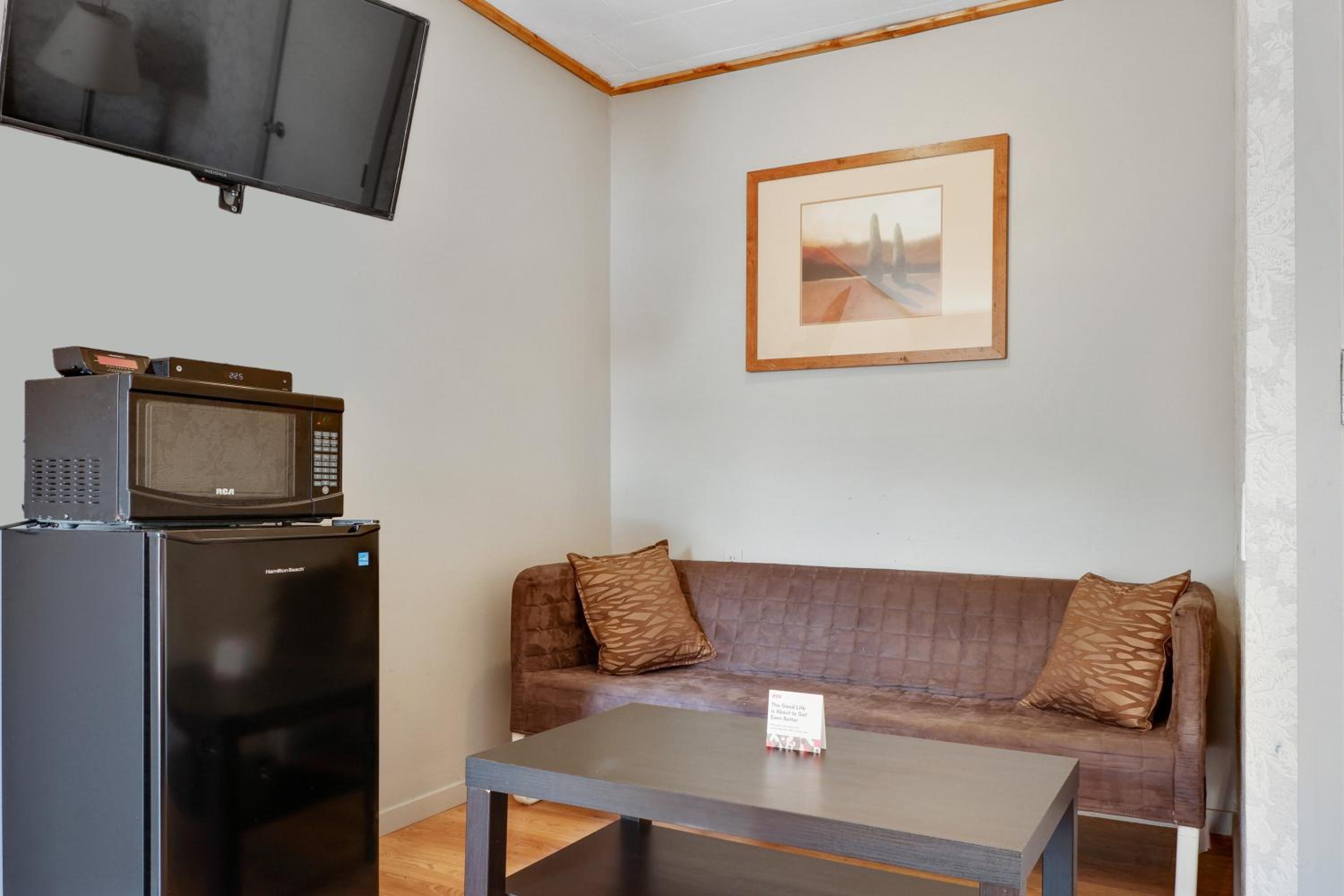 Deluxe Queen Room with Two Queen Beds