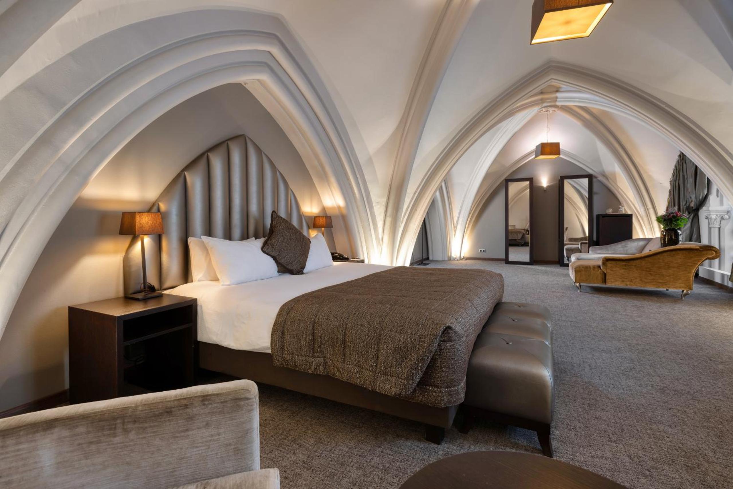 Deluxe Junior Suite in Church area