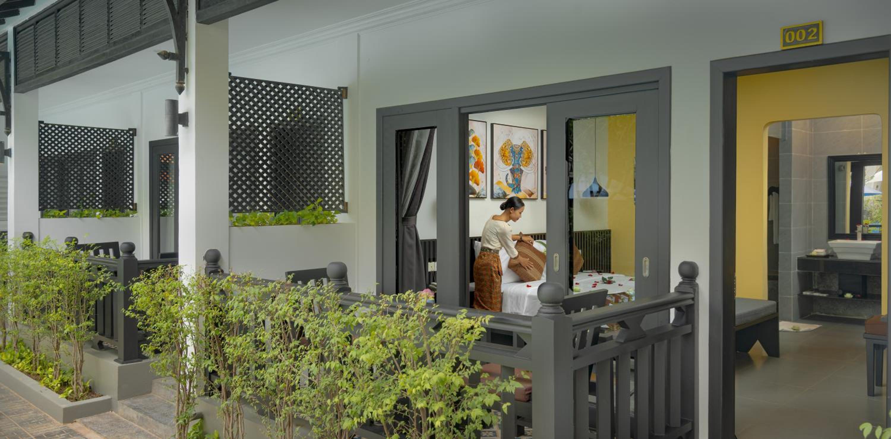 Deluxe Double Room with Pool View