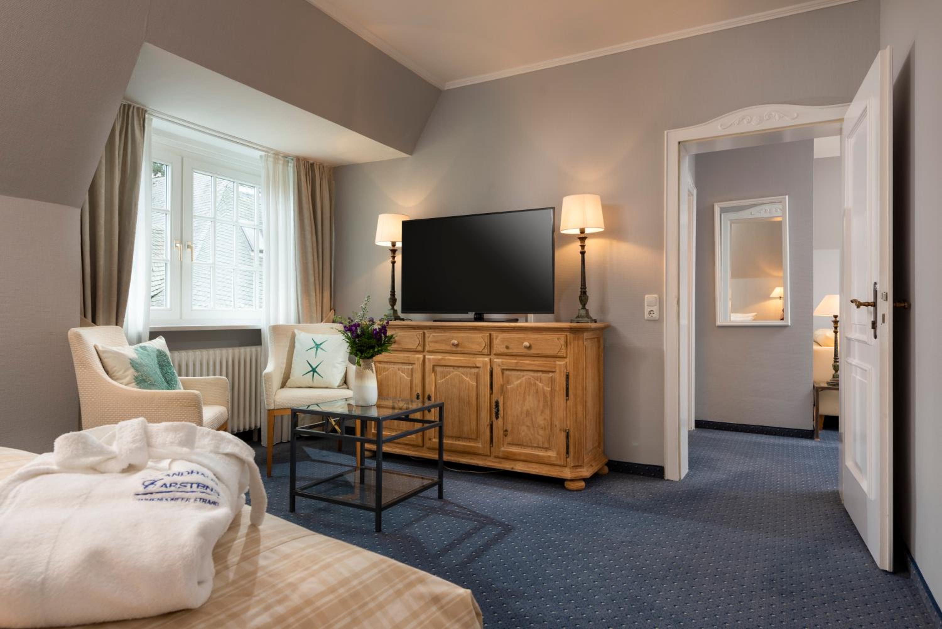 Deluxe Suite with Sea View