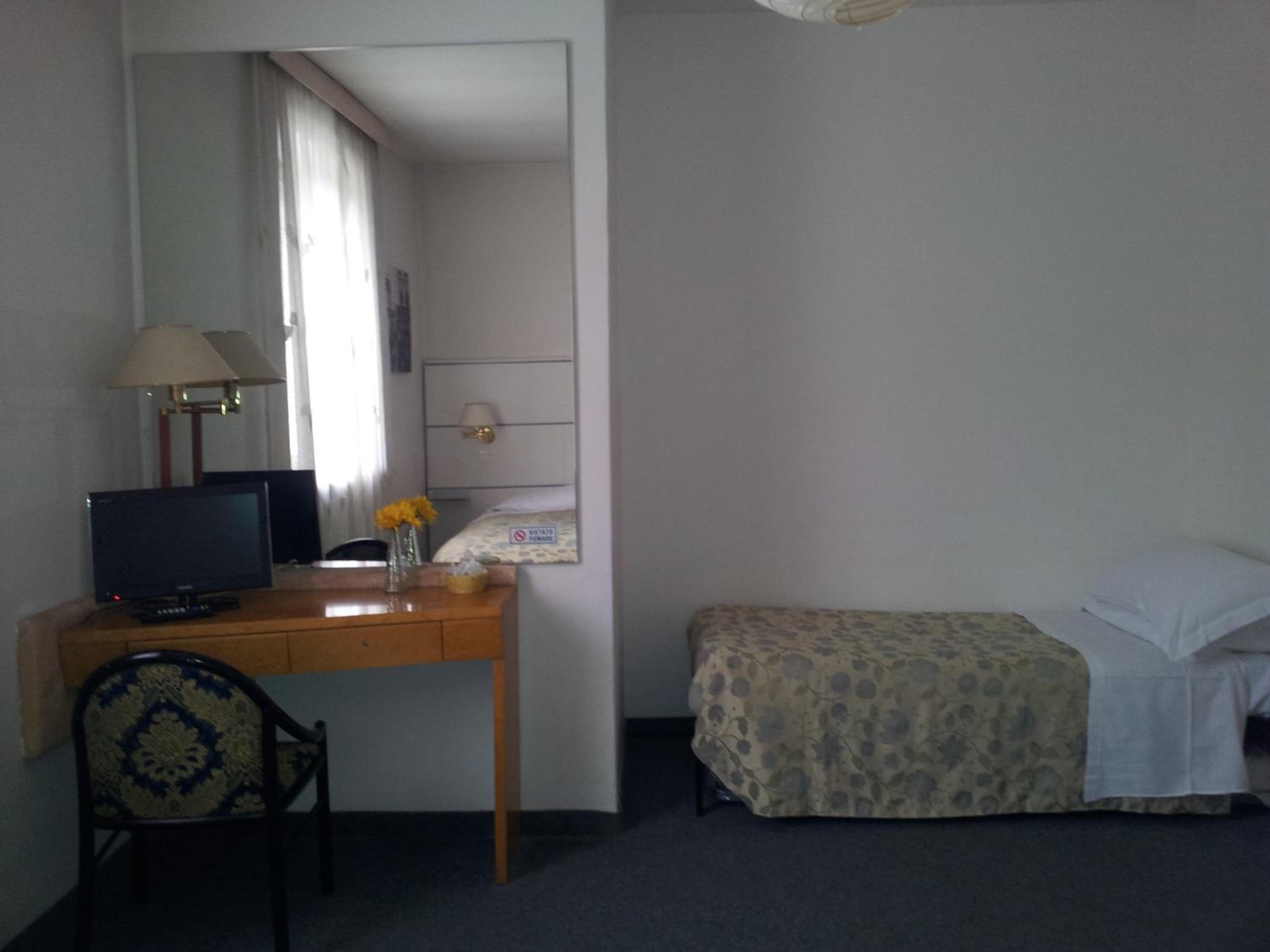 Deluxe Double Room with Shower