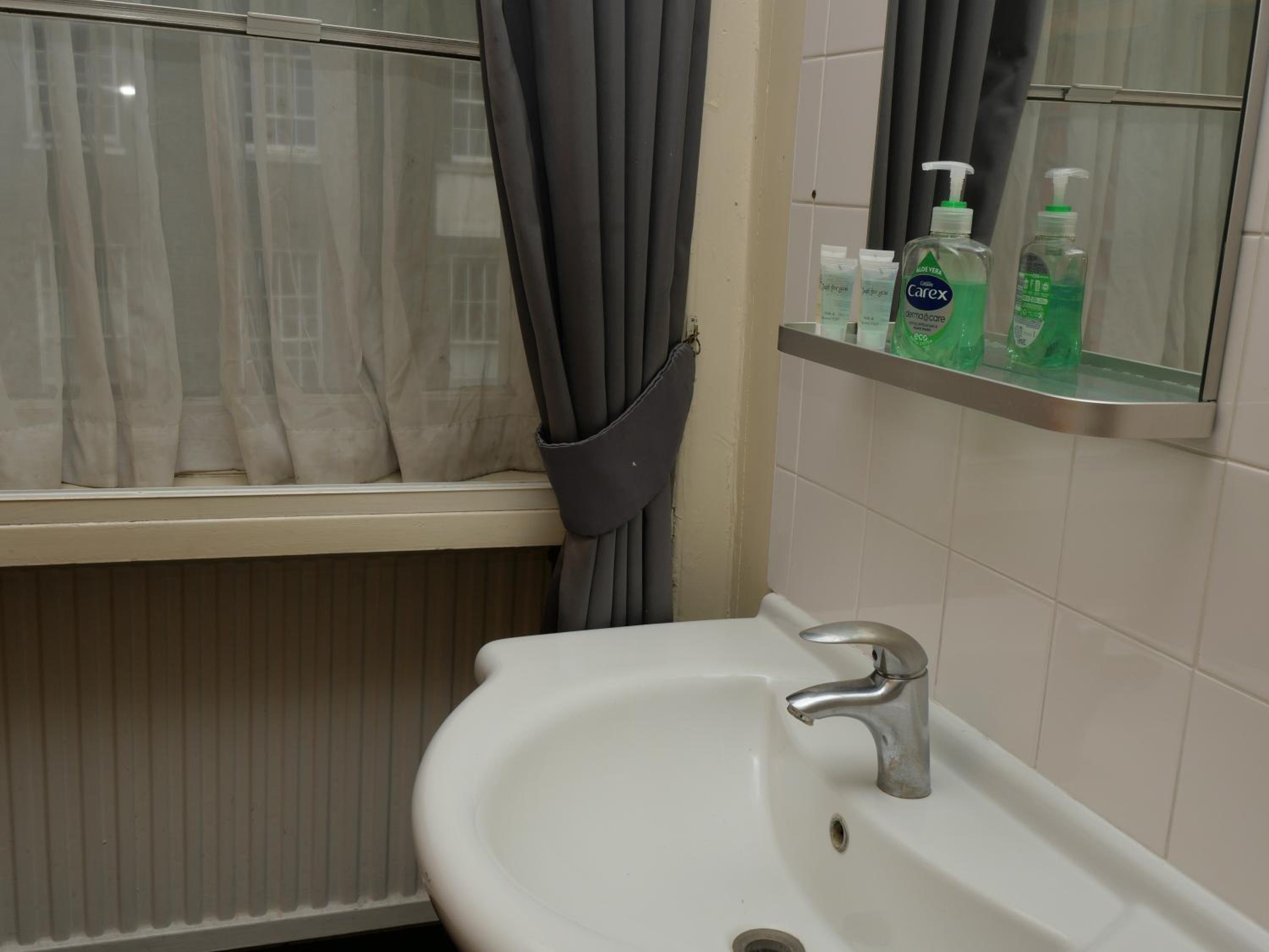 Triple Room with Shared Bathroom