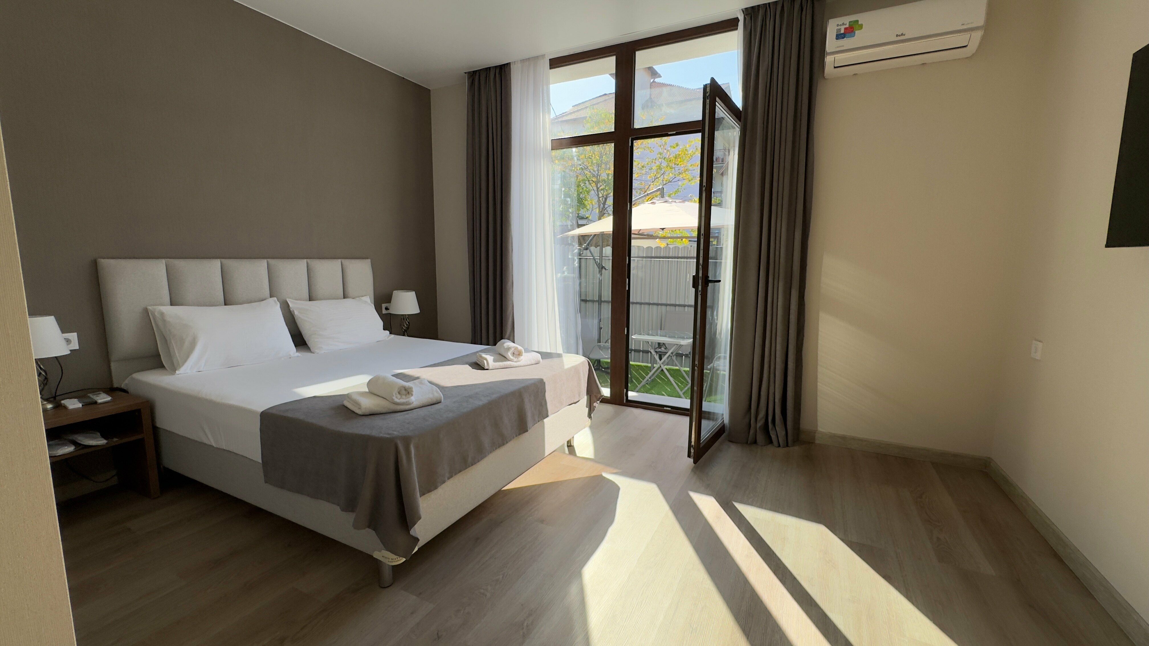 Комфорт с двориком( 2+2 дети)