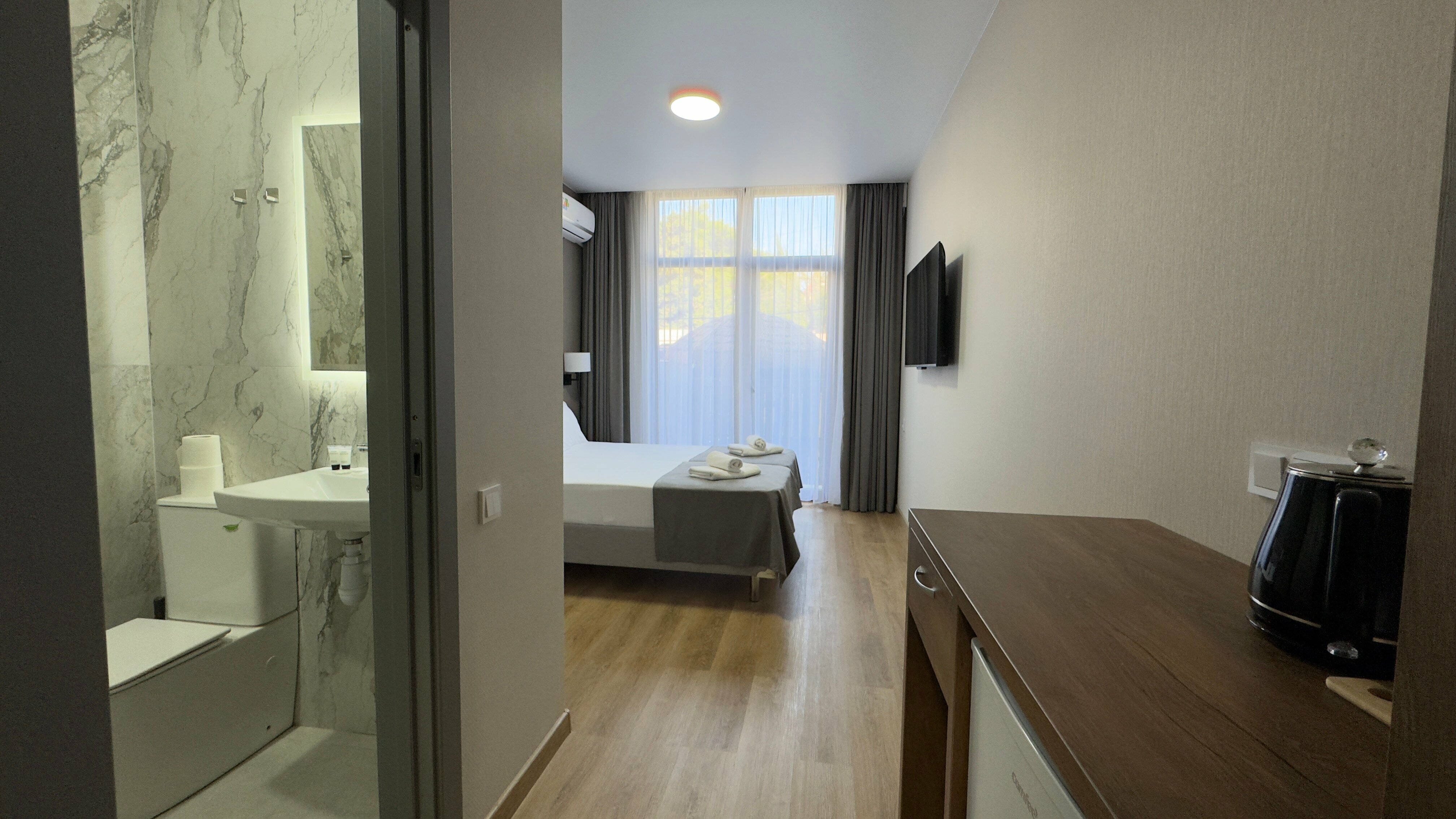 Комфорт с двориком( 2+2 дети)