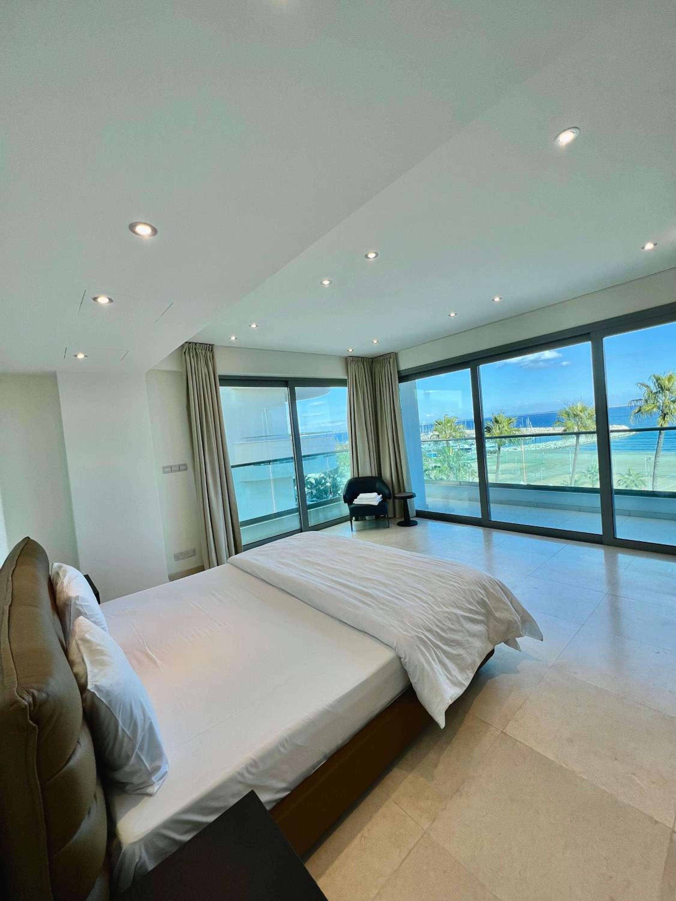 Deluxe Suite with Sea View
