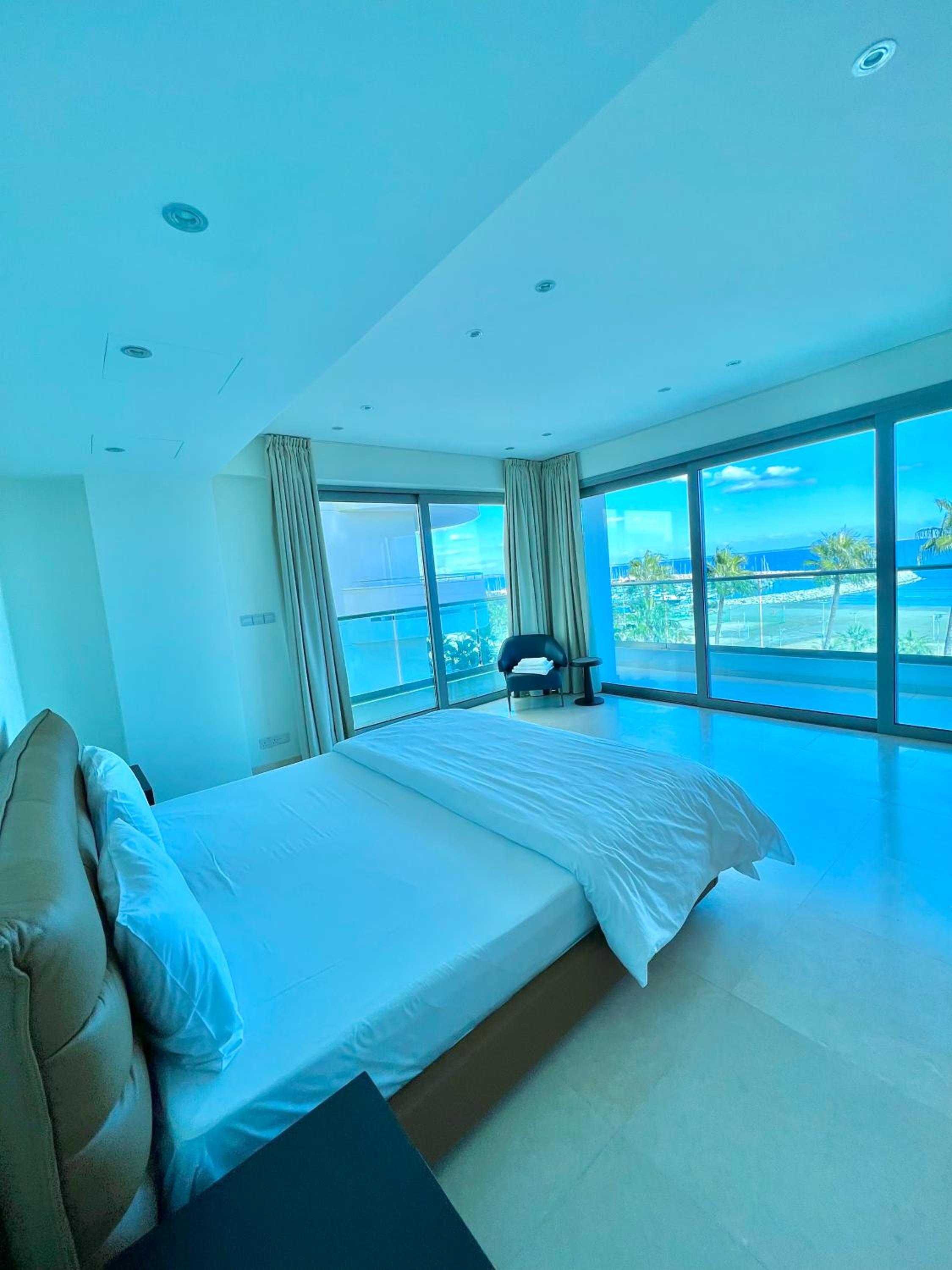 Deluxe Suite with Sea View