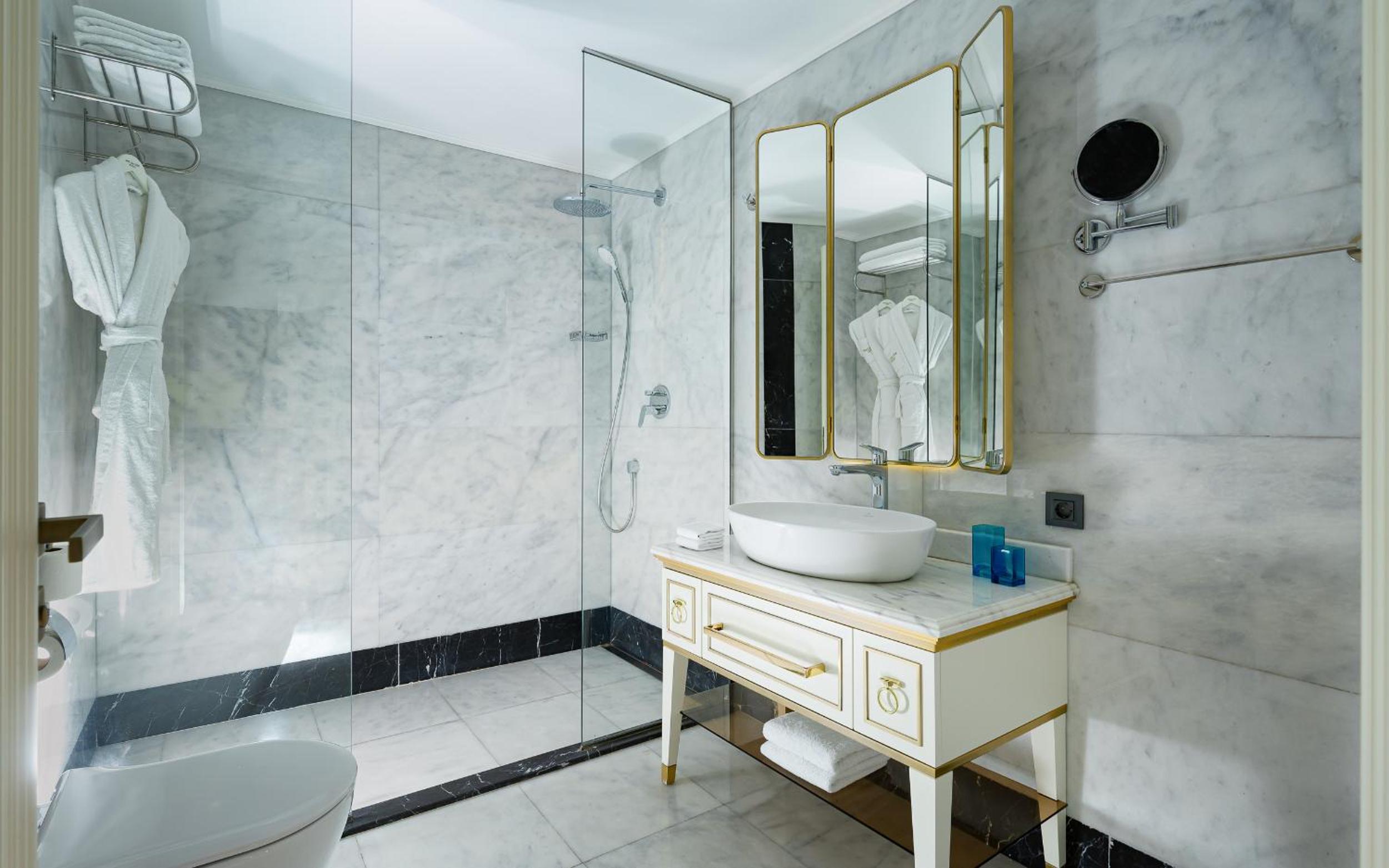 Executive Suite with Balcony