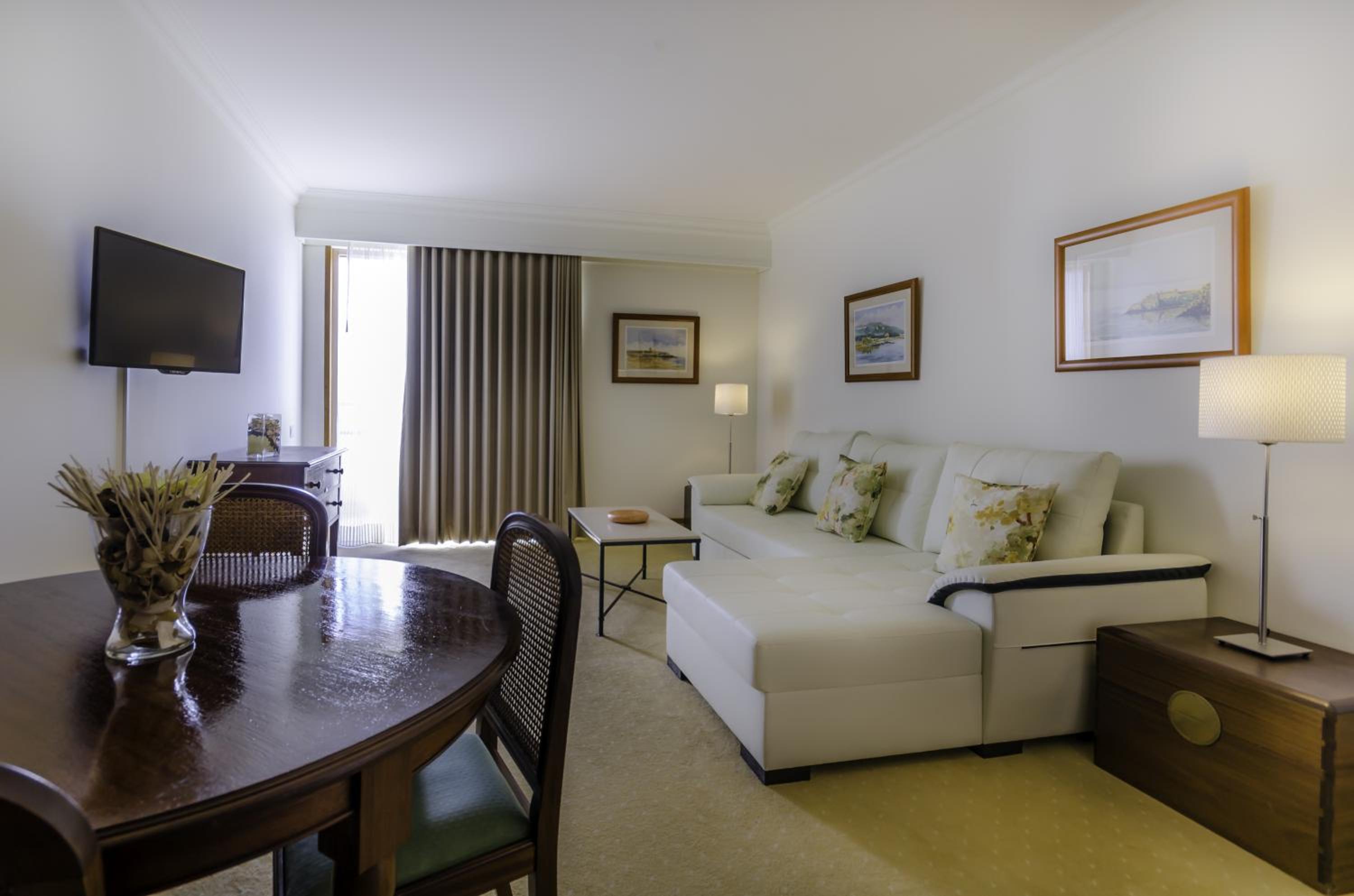 Deluxe Suite with Sea View